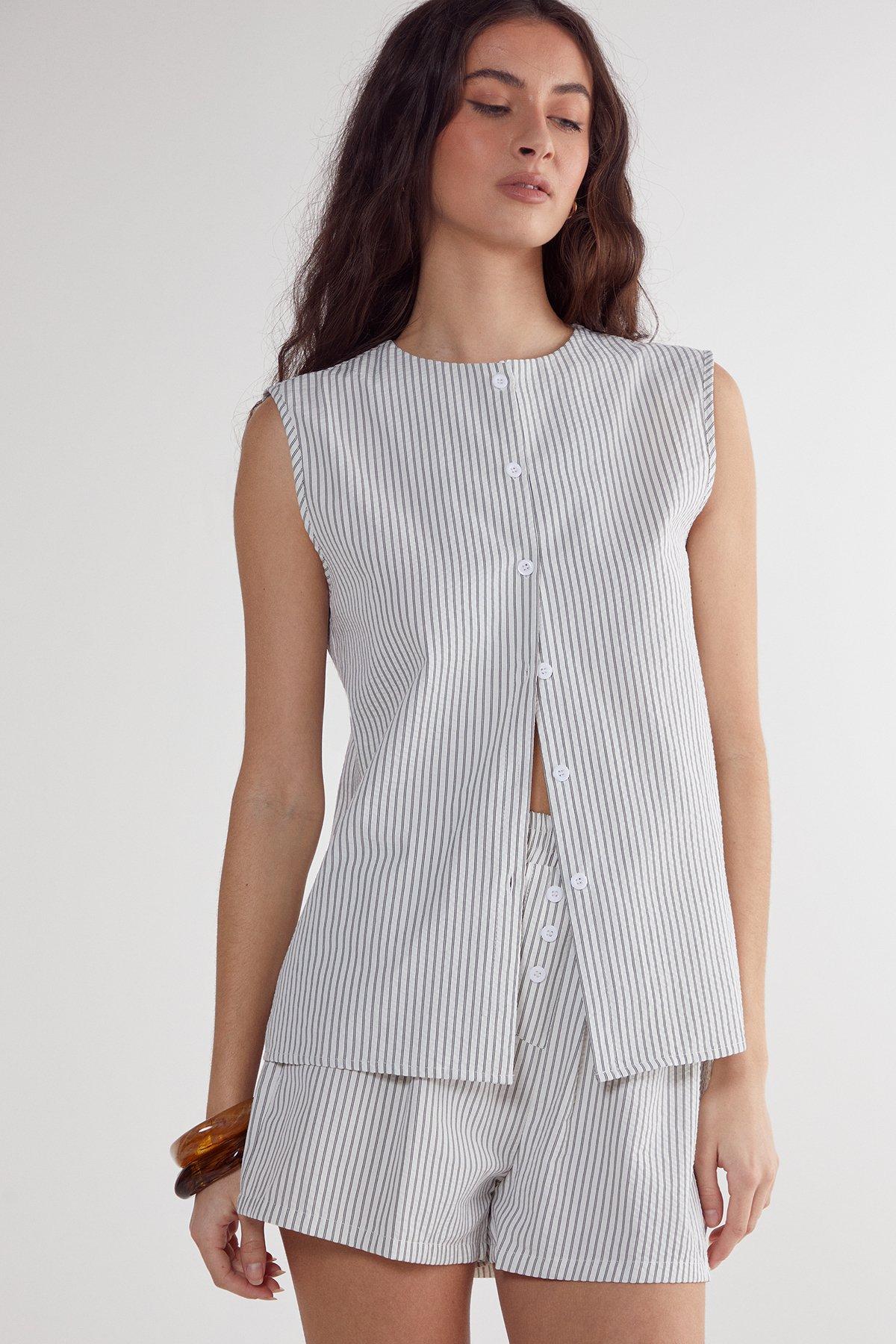 NastyGal Stripe Boxer Shorts Ecru image 3