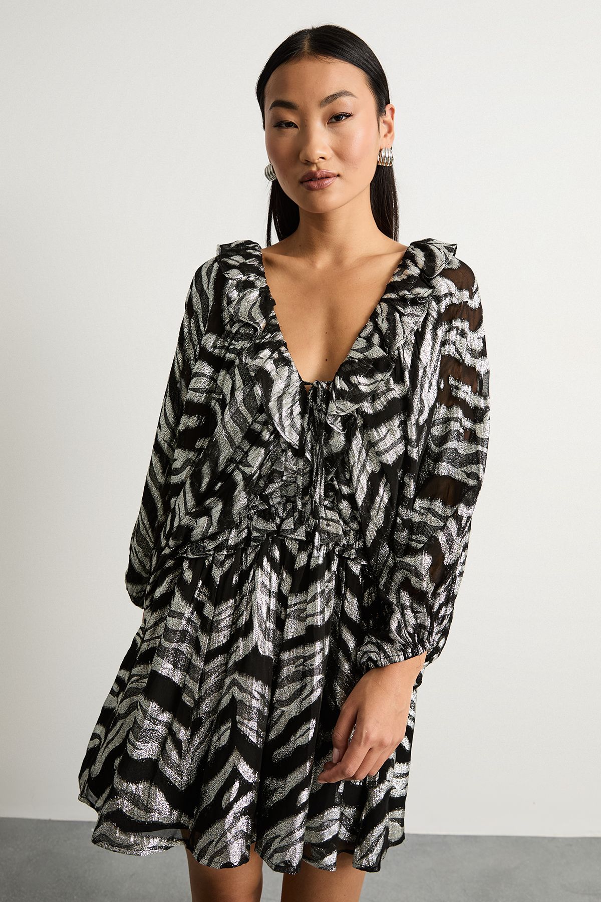 Warehouse Petite Viscose Zebra Jacquard Skater Dress Zebra image 2