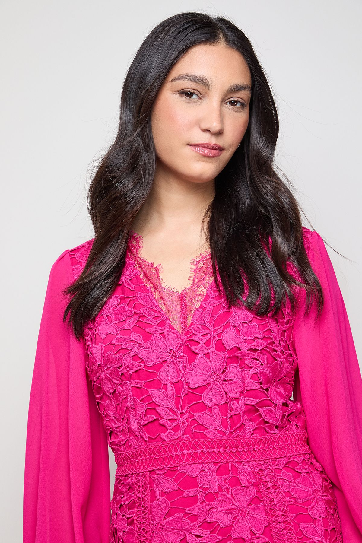 Oasis Lace Puff Sleeve V Neck Midaxi Dress Fuchsia image 4