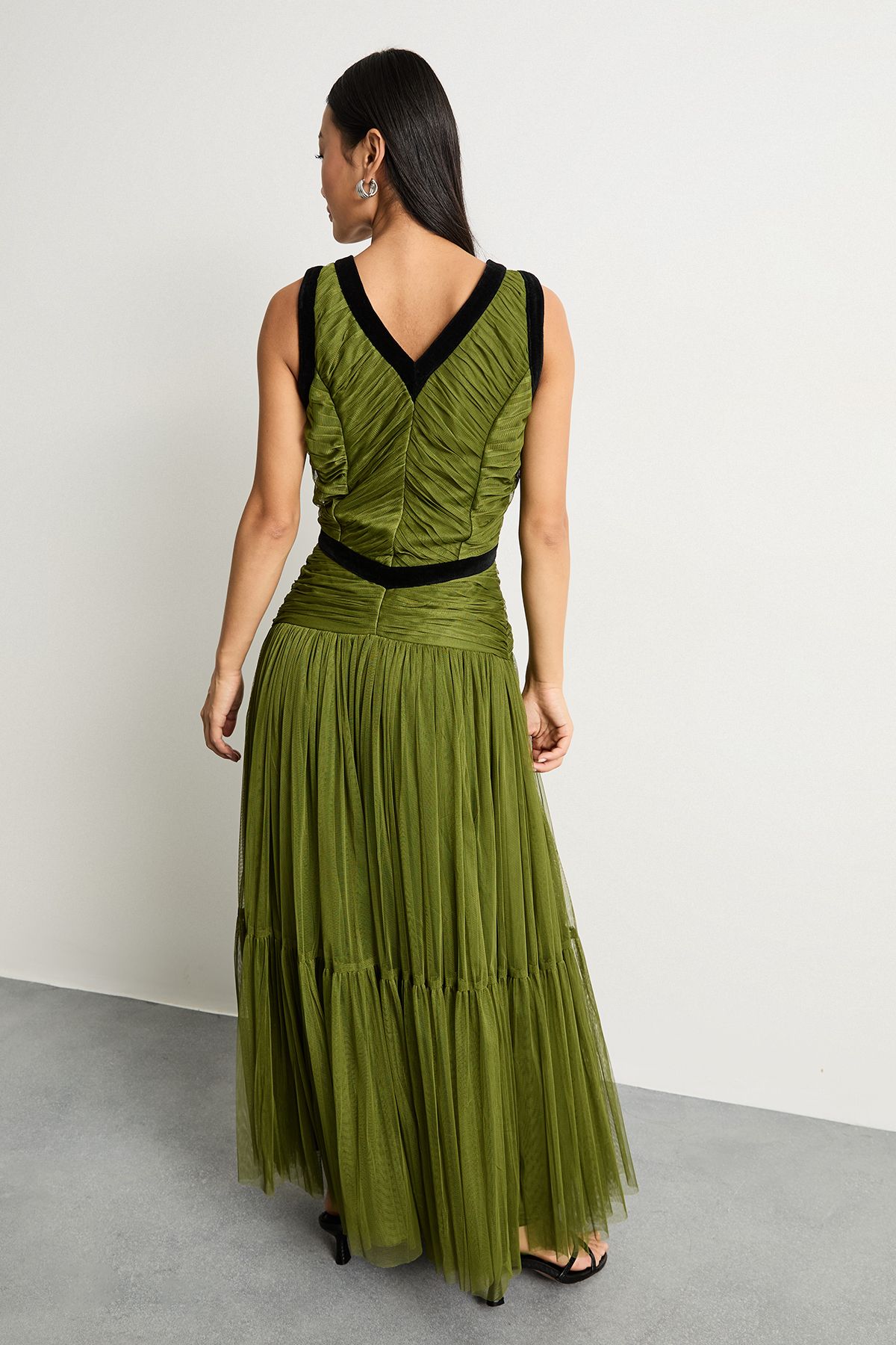 Warehouse Petite Velvet Trim Tulle Maxi Dress Green image 3