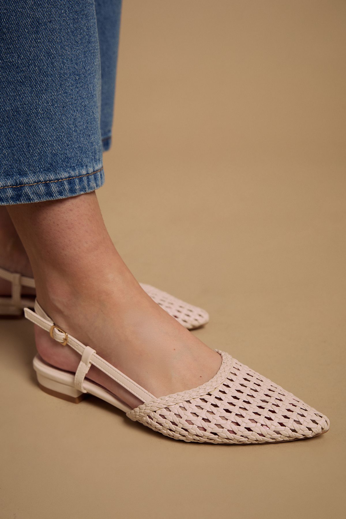 Oasis Brandie Faux Leather Woven Slingback Pointed Flat Shoes Beige image 4