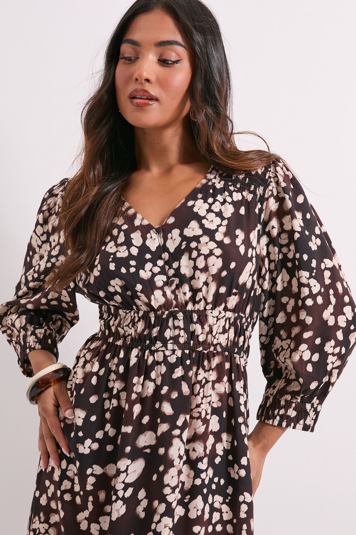 Dorothy Perkins Petite Shirred Detail Blouson Sleeve Midi Dress Brown image 4