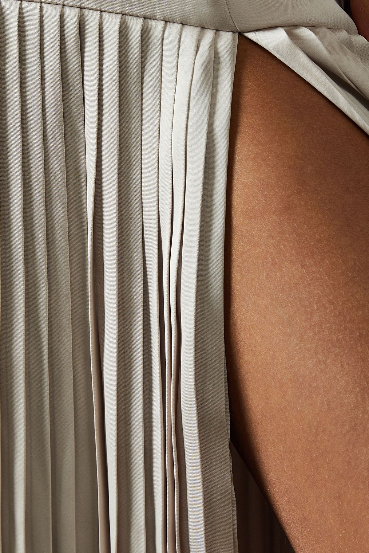 MissPap Premium Satin Square Pleated Skirt Bridesmaid Dress Champagne image 5