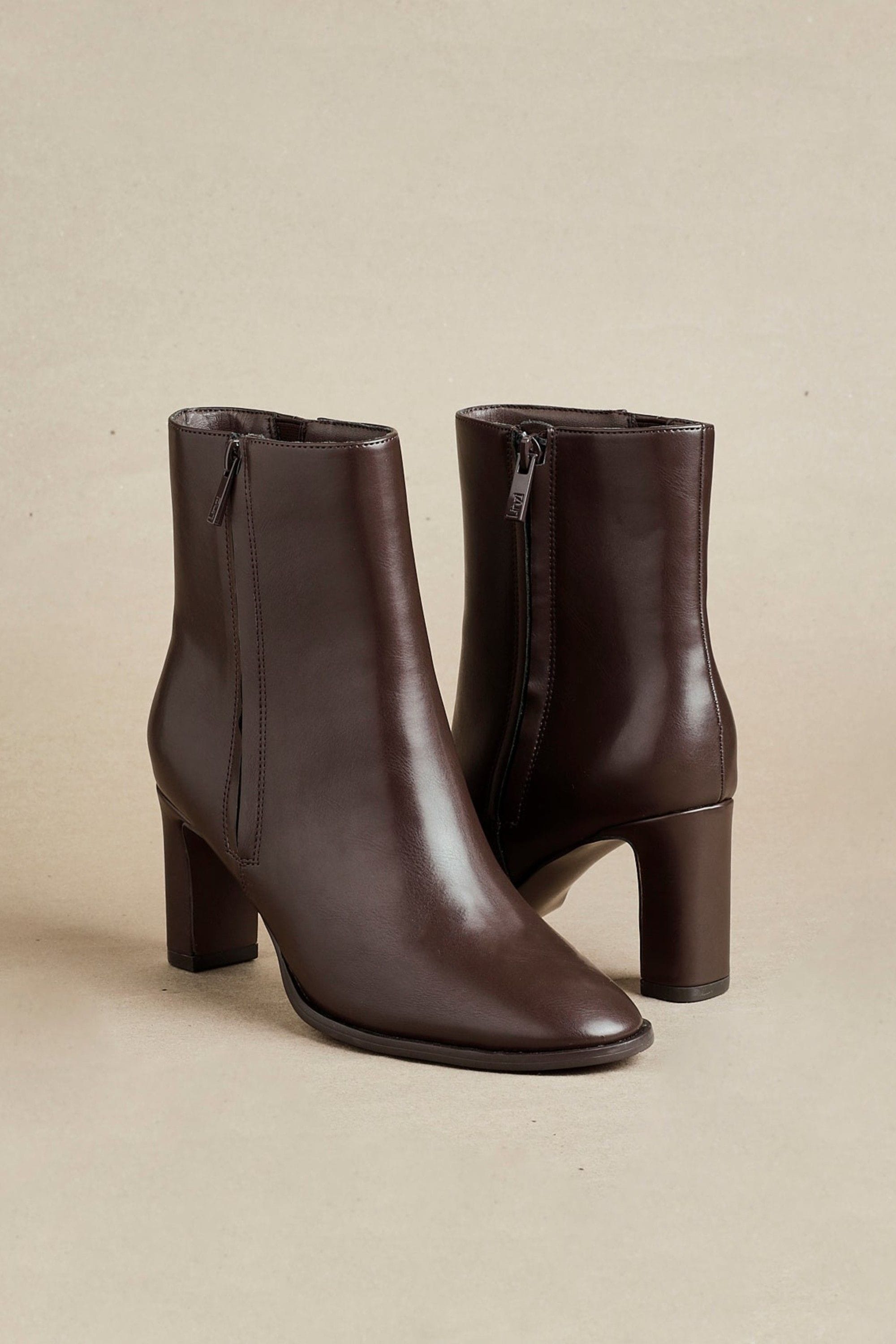 Linzi Jonas Brown Faux Leather Block Heel Ankle Boot image 2