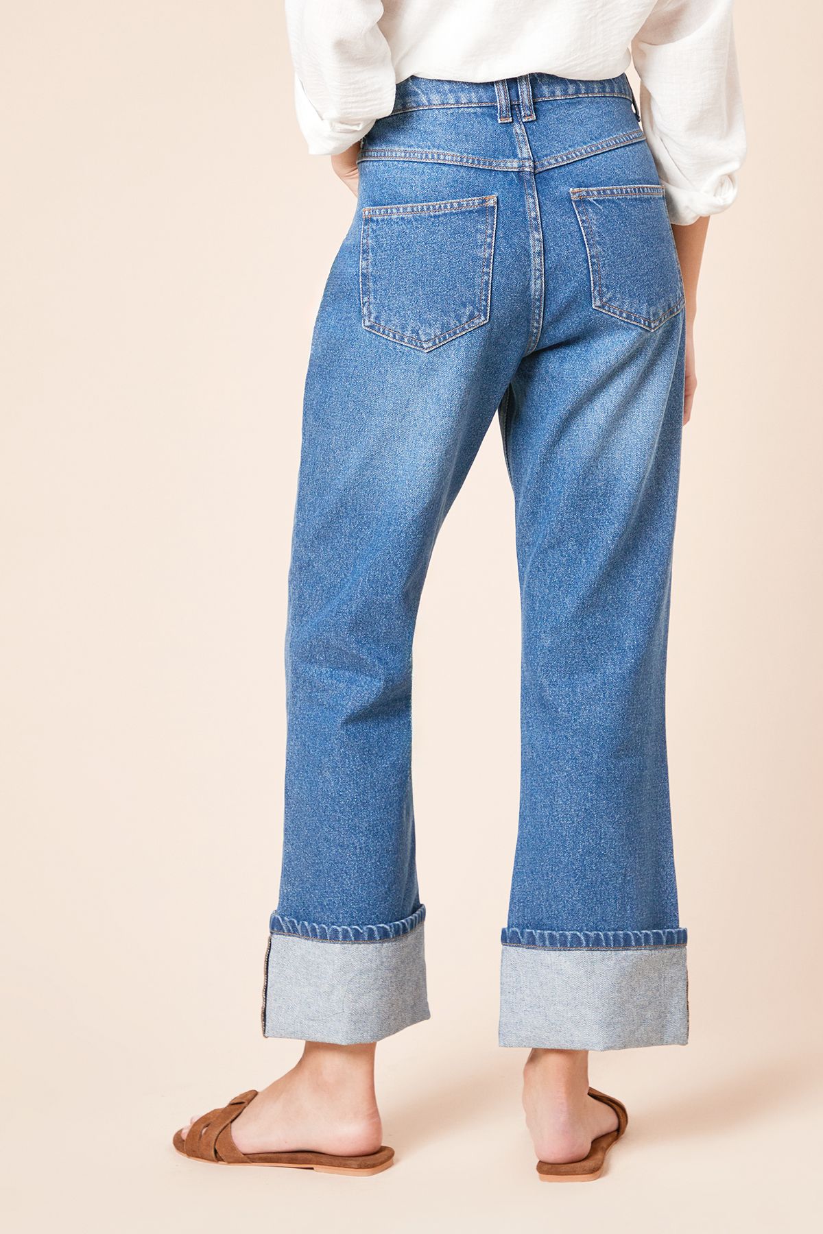 Dorothy Perkins Straight Jean With Turn Up Mid Wash image 4