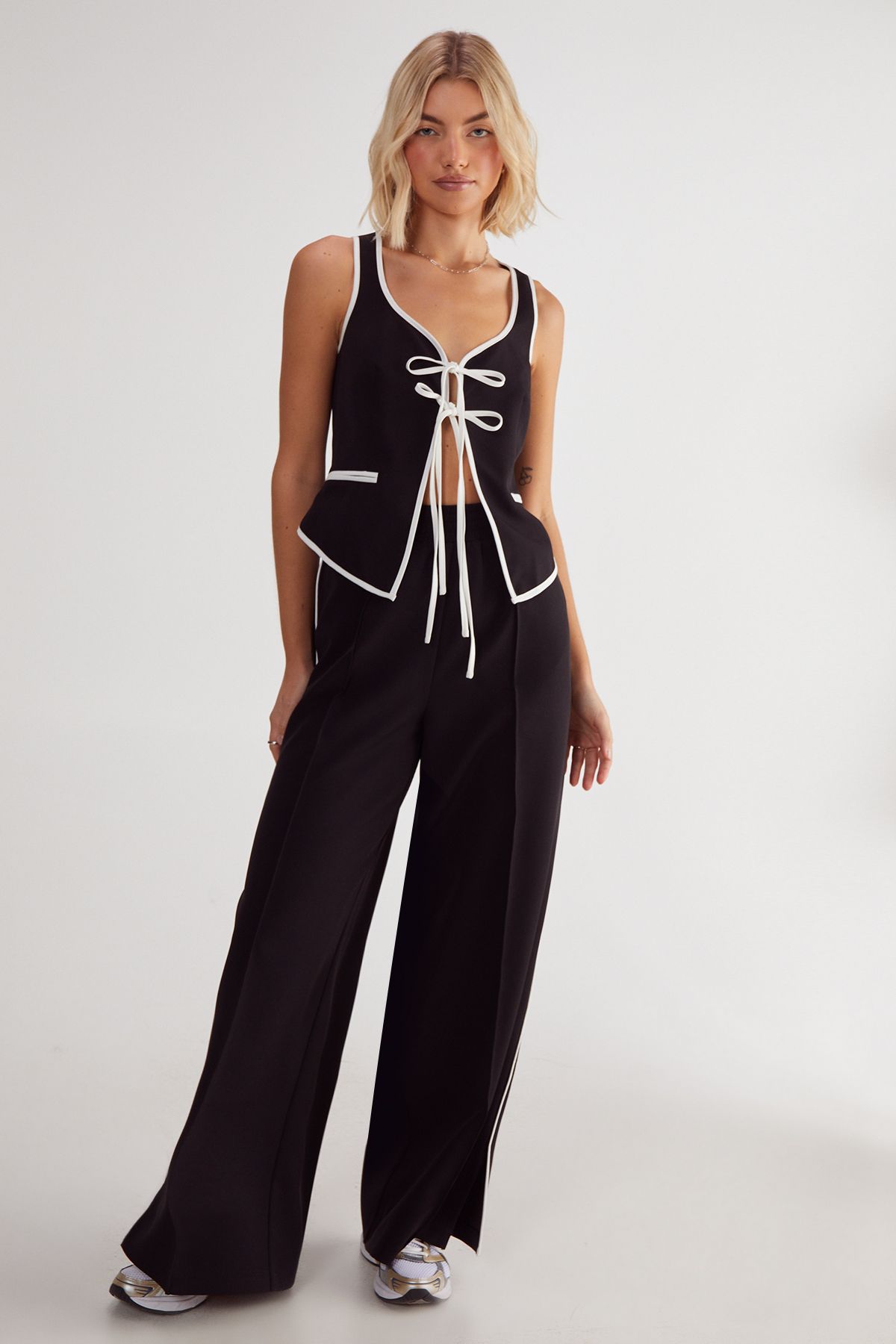 NastyGal Tailored Contrast Piped Vest Mono image 2
