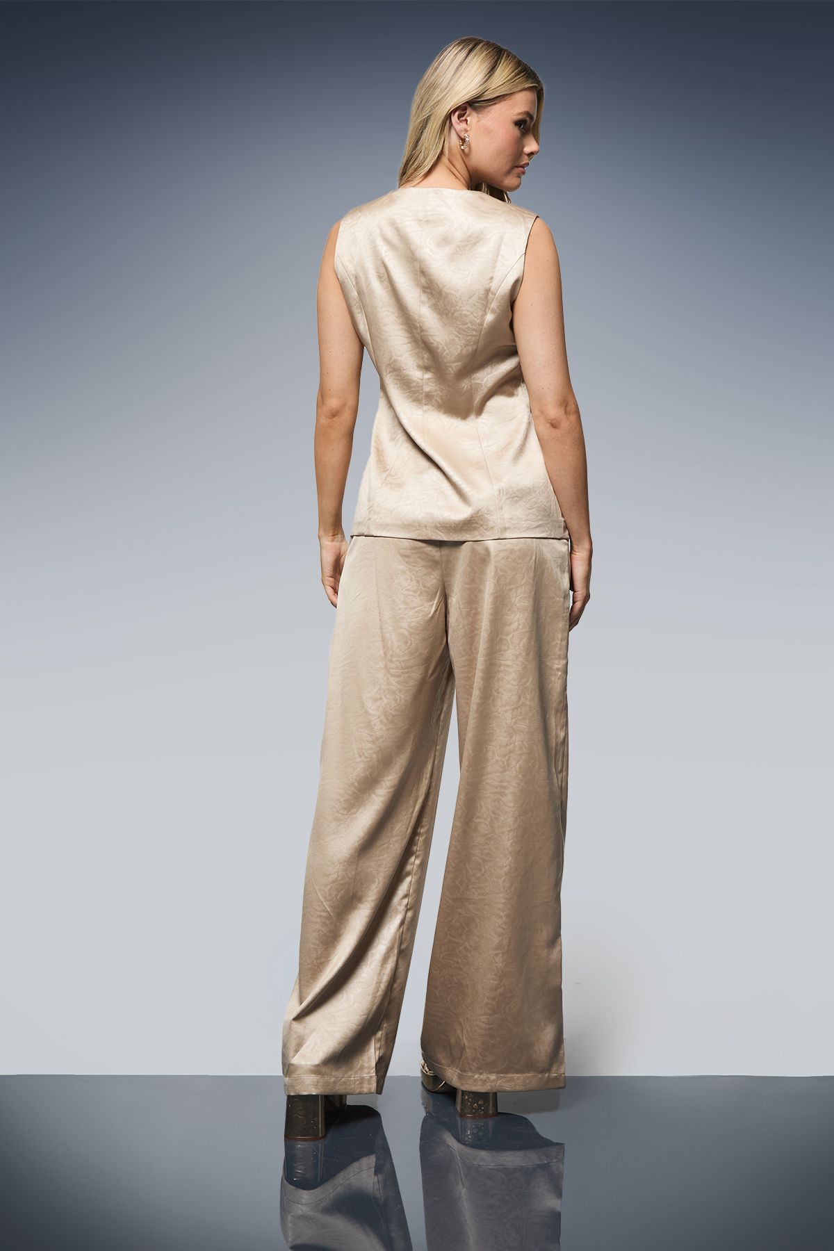 Dorothy Perkins Textured Satin Longline Waistcoat Champagne image 3