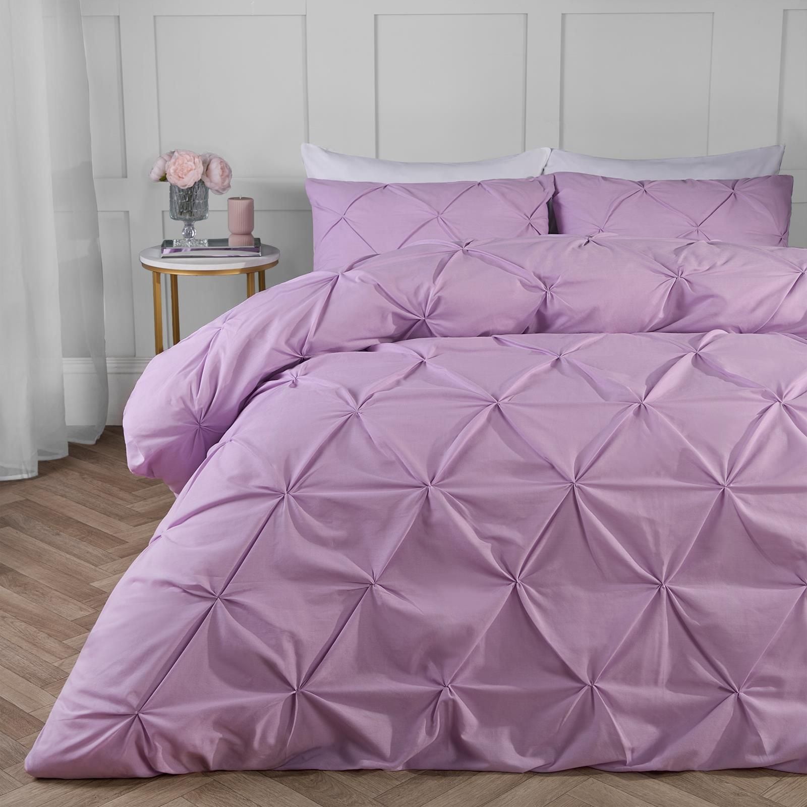 OHS Diamond Pintuck Duvet Cover with Pillowcase image 1