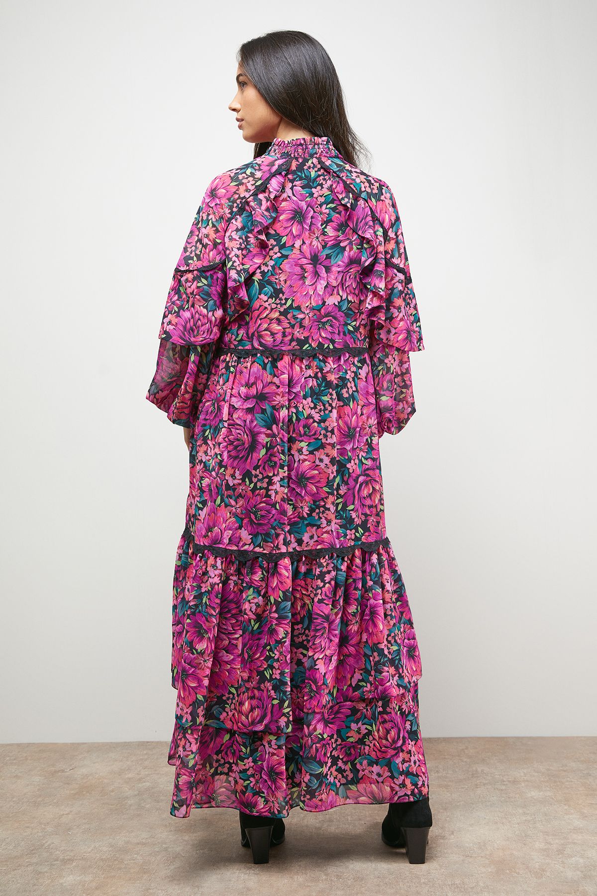 Oasis Printed Cape Detail Lace Trim Boho Maxi Dress Floral image 3