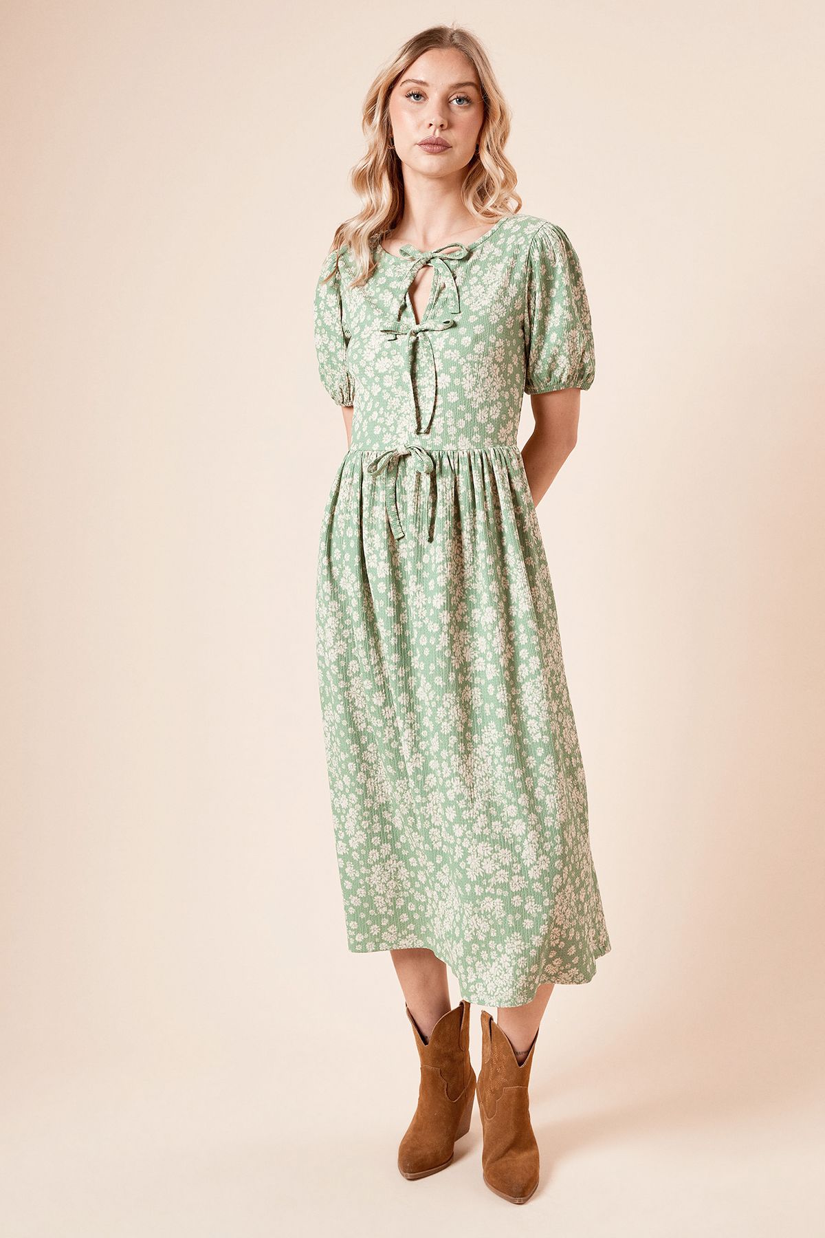 Dorothy Perkins Green Ditsy Bow Tie Front Puff Sleeve Jersey Midi Dress Green image 1