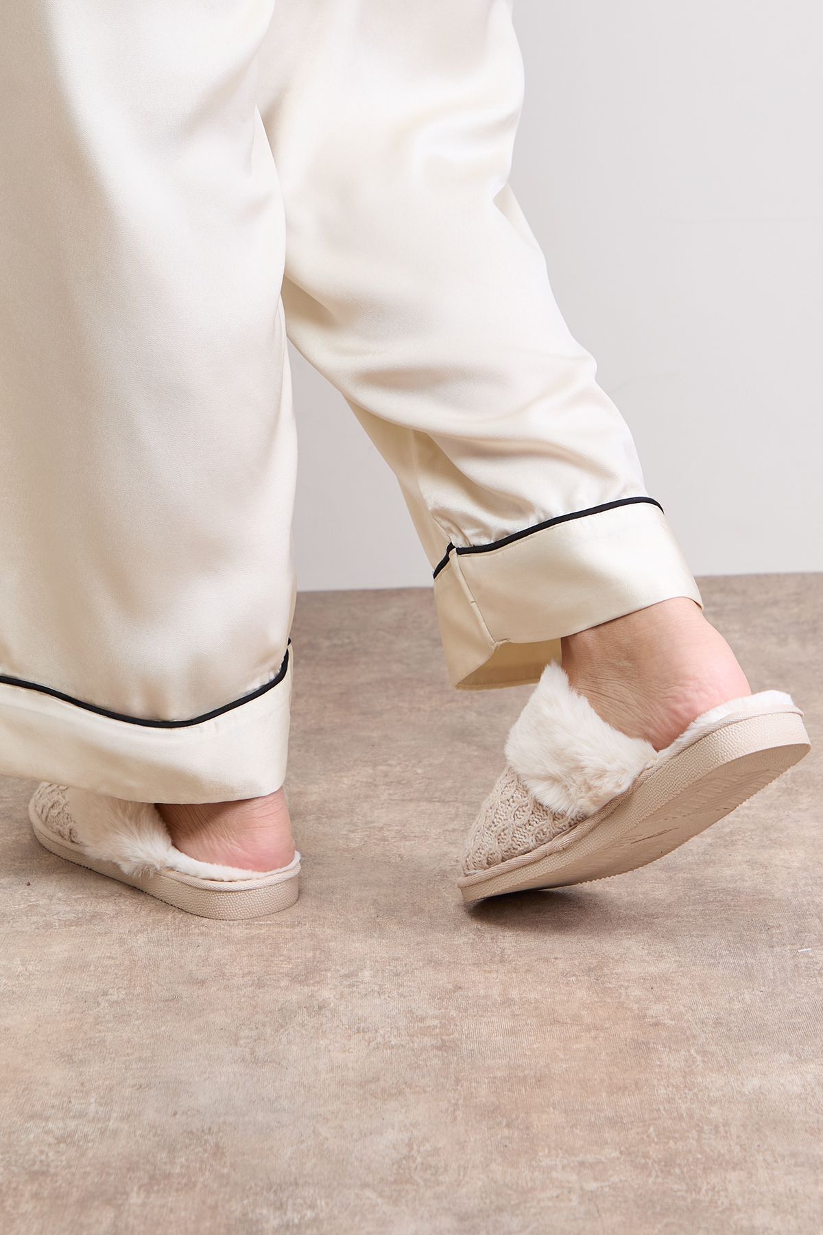 Oasis Monisha Cosy Knit Faux Fur Lined Mule Slippers Mocha image 4