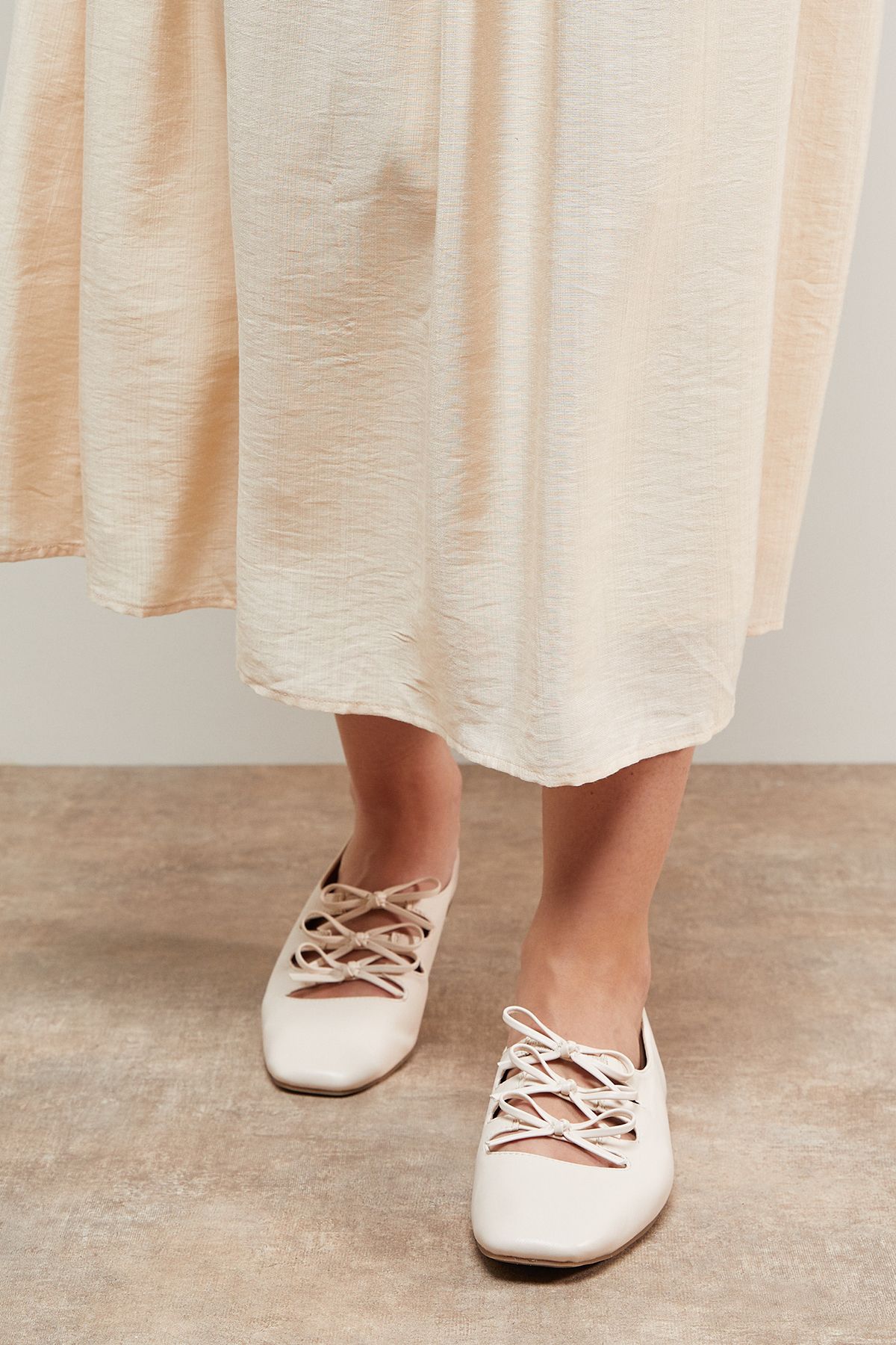 Oasis Darielle Faux Leather Multi Bow Ballet Pumps Bone image 3