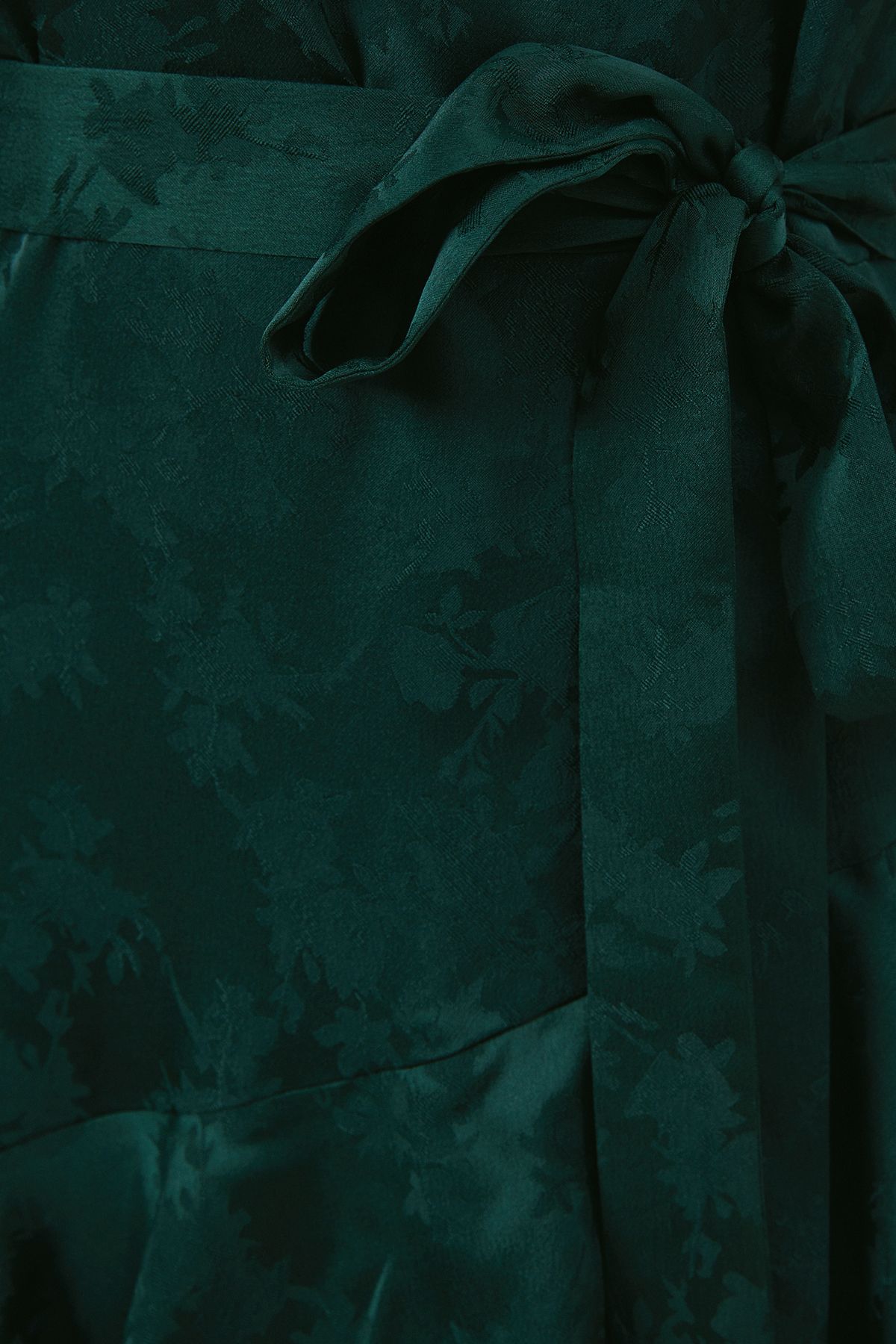 Oasis Satin Jacquard Ruffle Halter Neck Bridesmaid Dress Emerald image 5