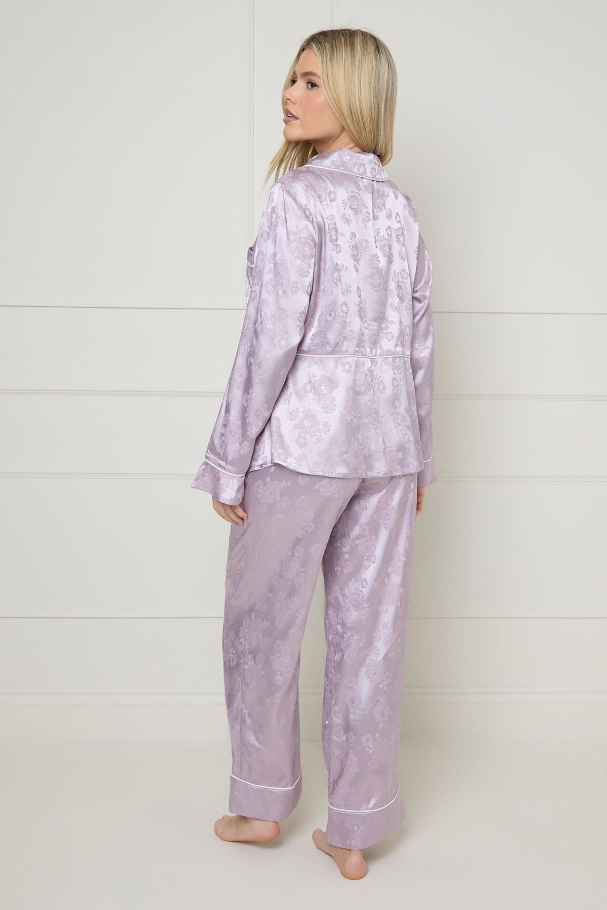 Oasis Jacquard Satin Relaxed Wide Fit Pyjama Set Mauve image 3