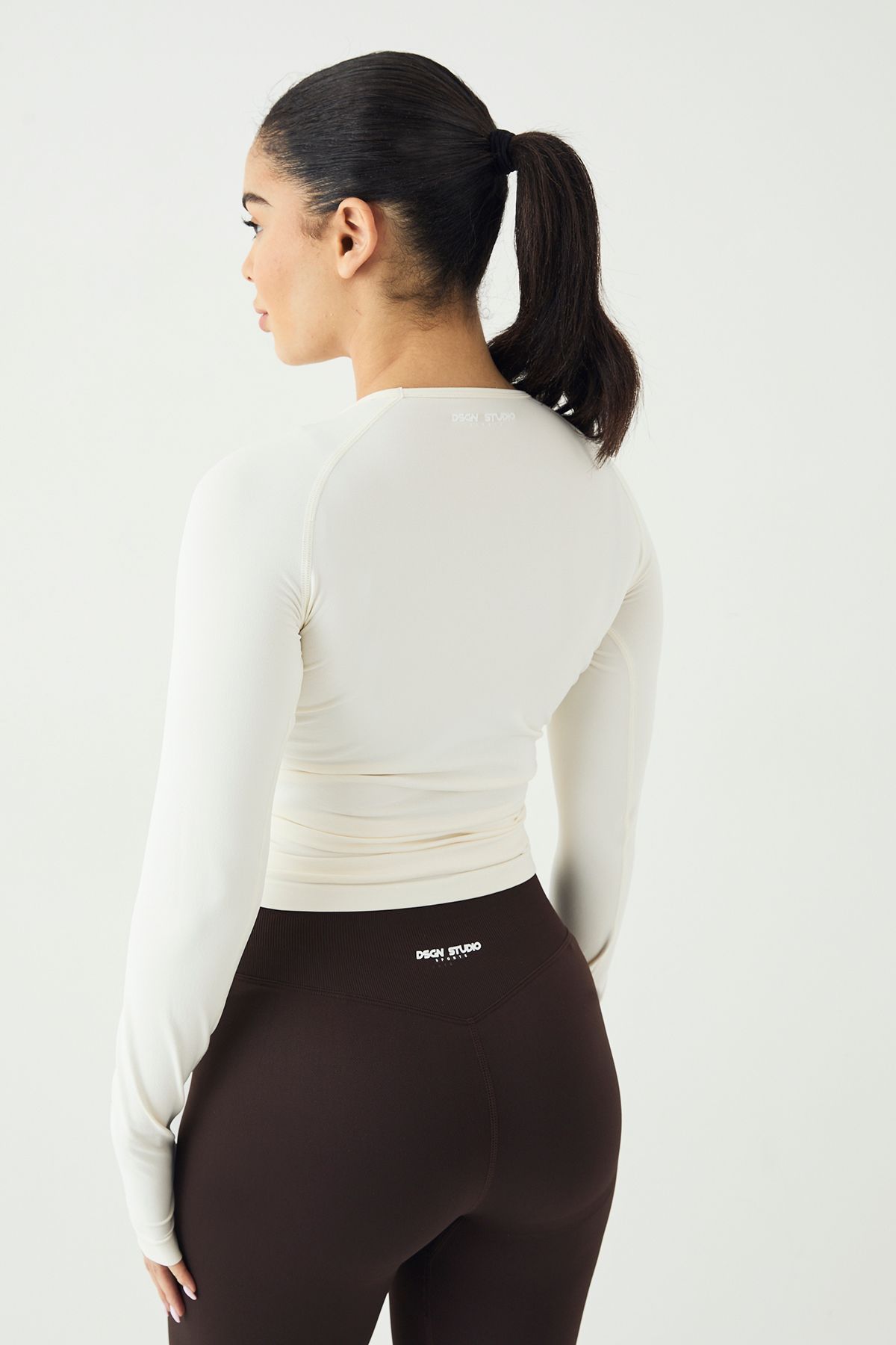 DSGN Studio DSGN Studio Sport Ultra Contour Seamless Ruched Long Sleeve Top Ecru image 2