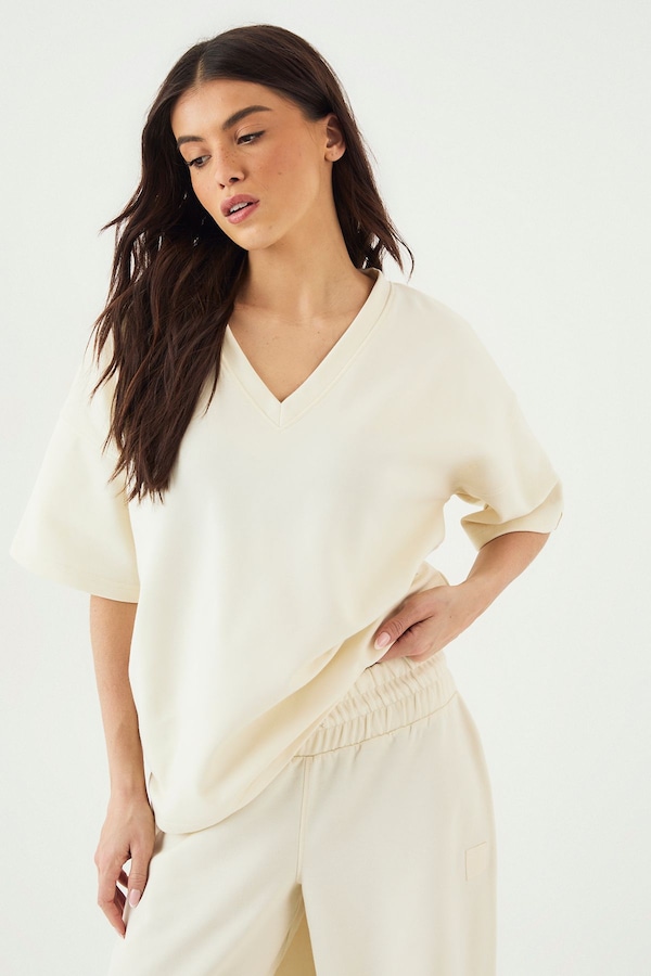 DSGN Studio DSGN Studio Interlock V Neck Oversized T-Shirt Cream