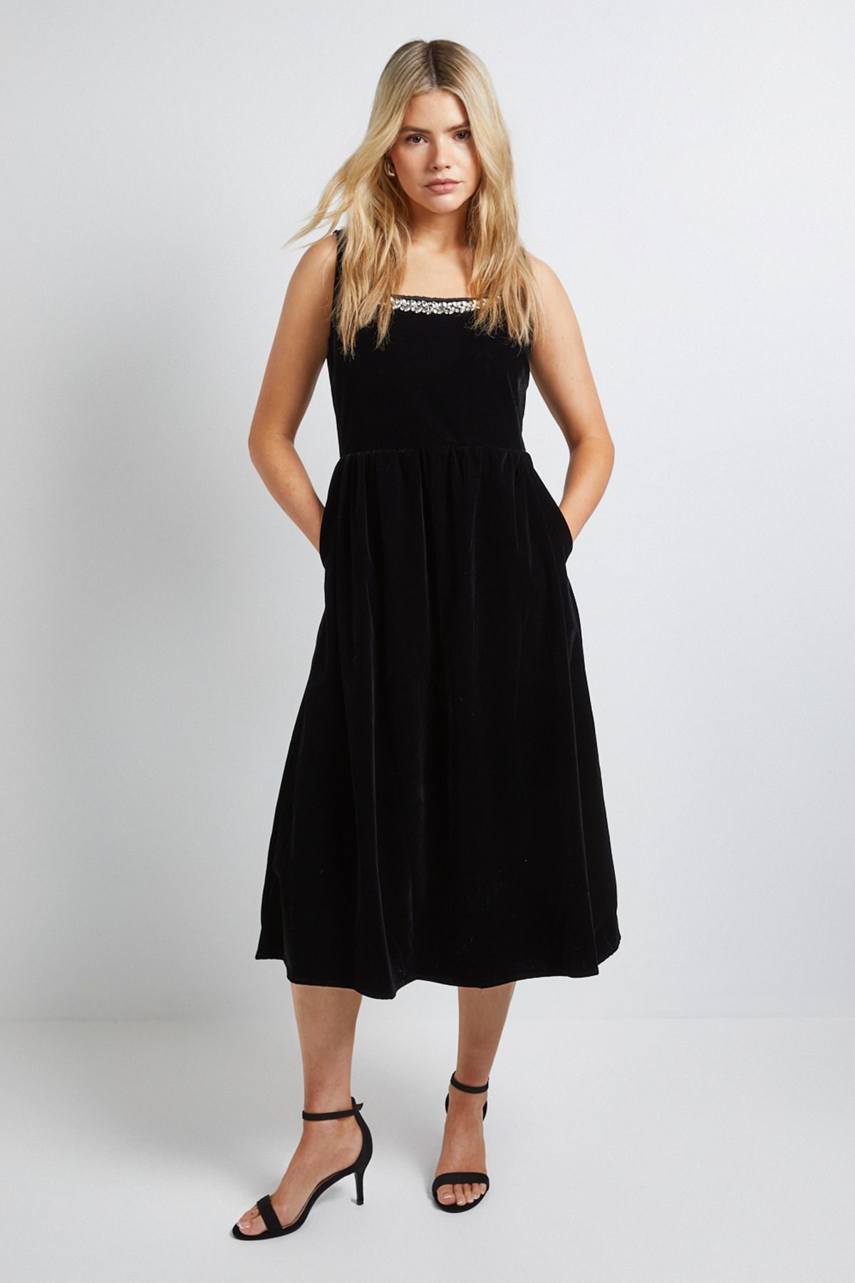 Dorothy Perkins Velvet Embellished Neckline Structured Midi Dress Black image 4