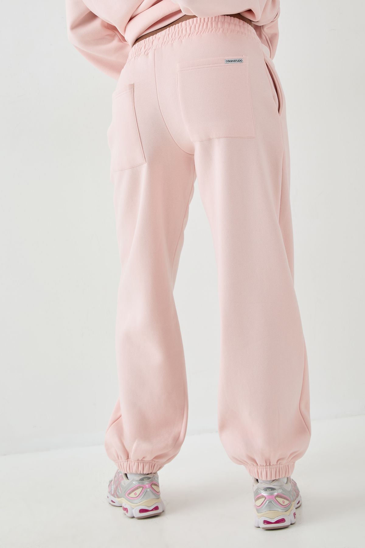 DSGN Studio DSGN Studio Oversized Cuffed Jogger Light Pink image 2