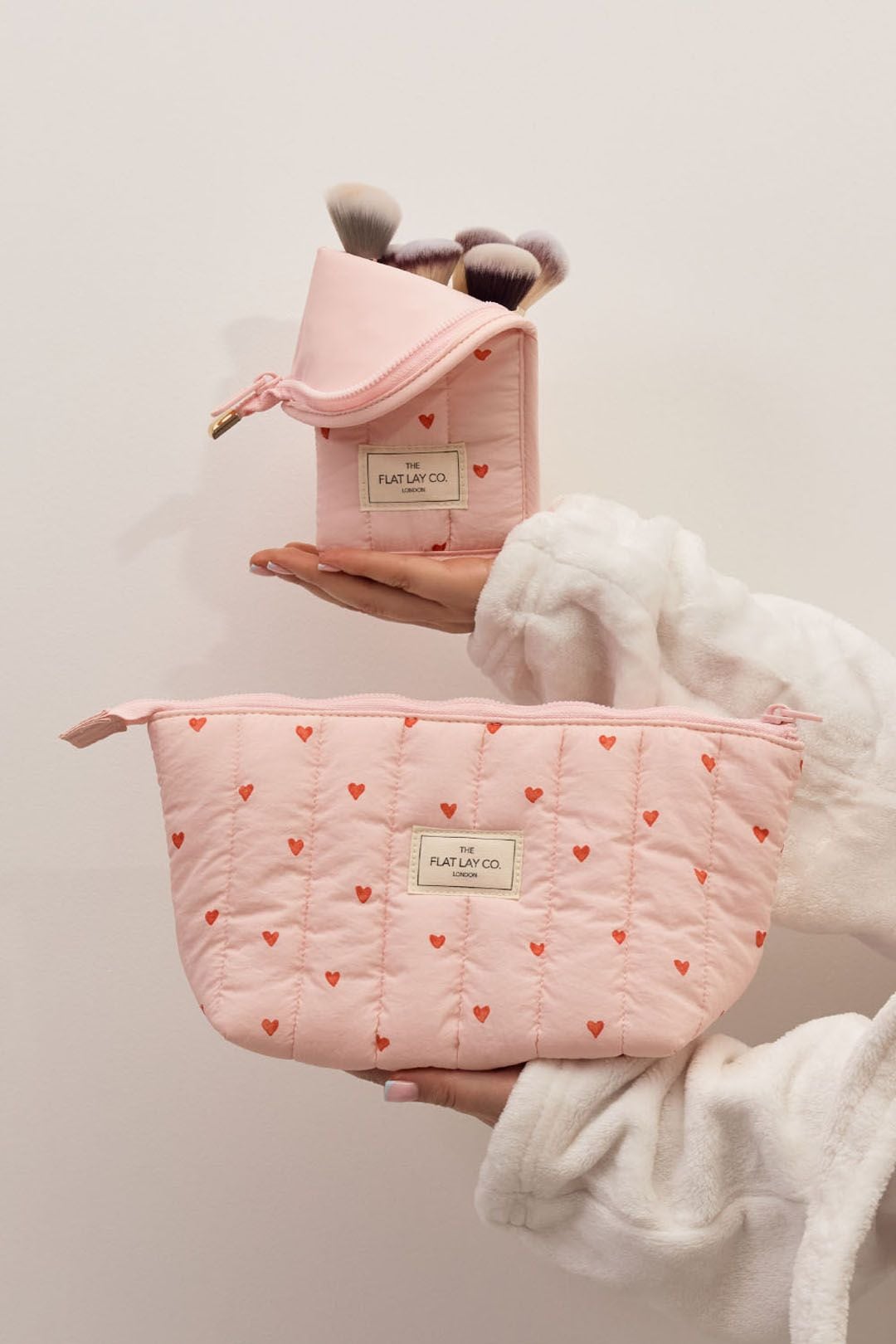 The Flat Lay Co Standing Makeup Brush Case - Sweet Pink Hearts Multi image 6