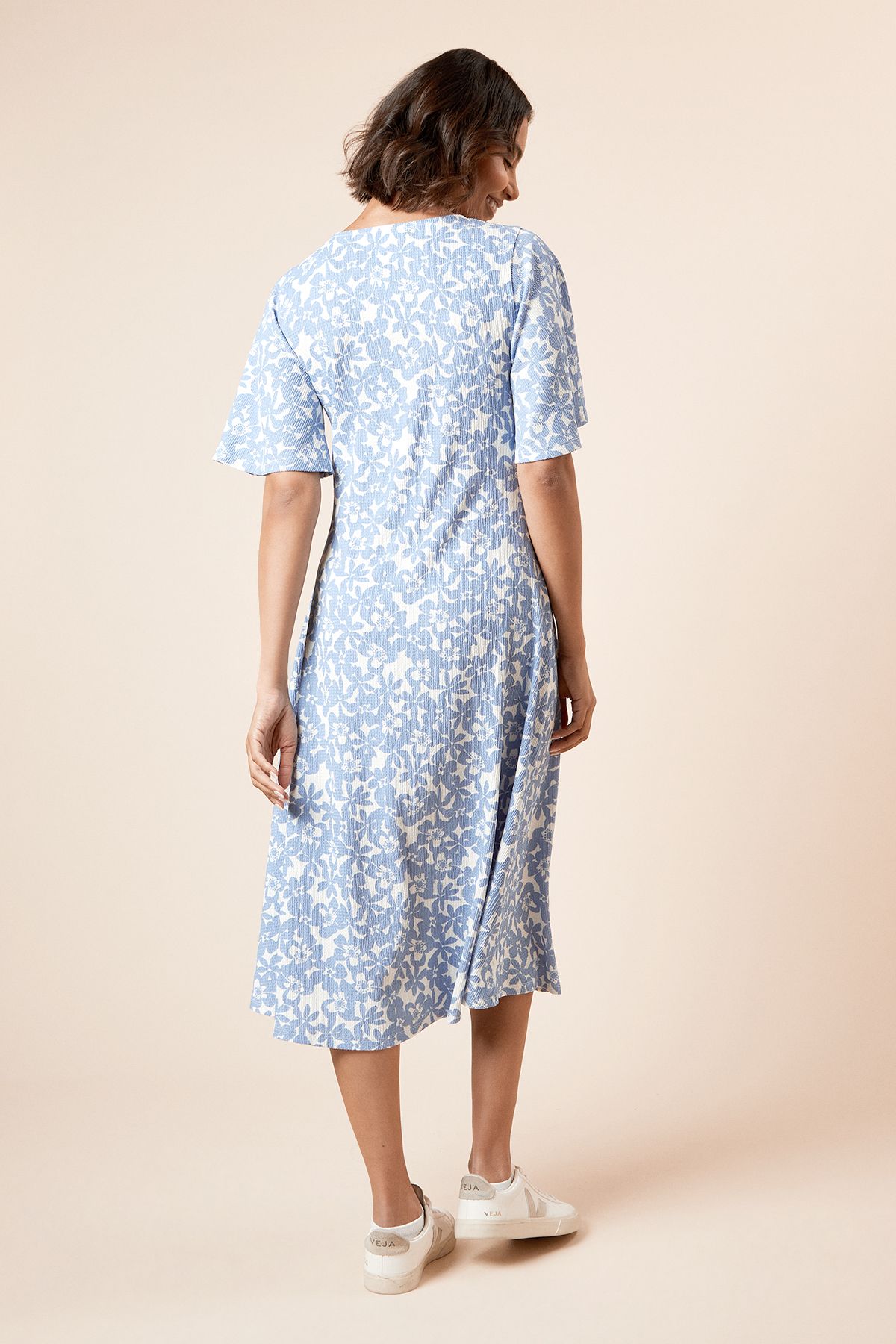 Dorothy Perkins Blue Floral Angel Sleeve Ruched Front Jersey Midi Dress Floral image 4