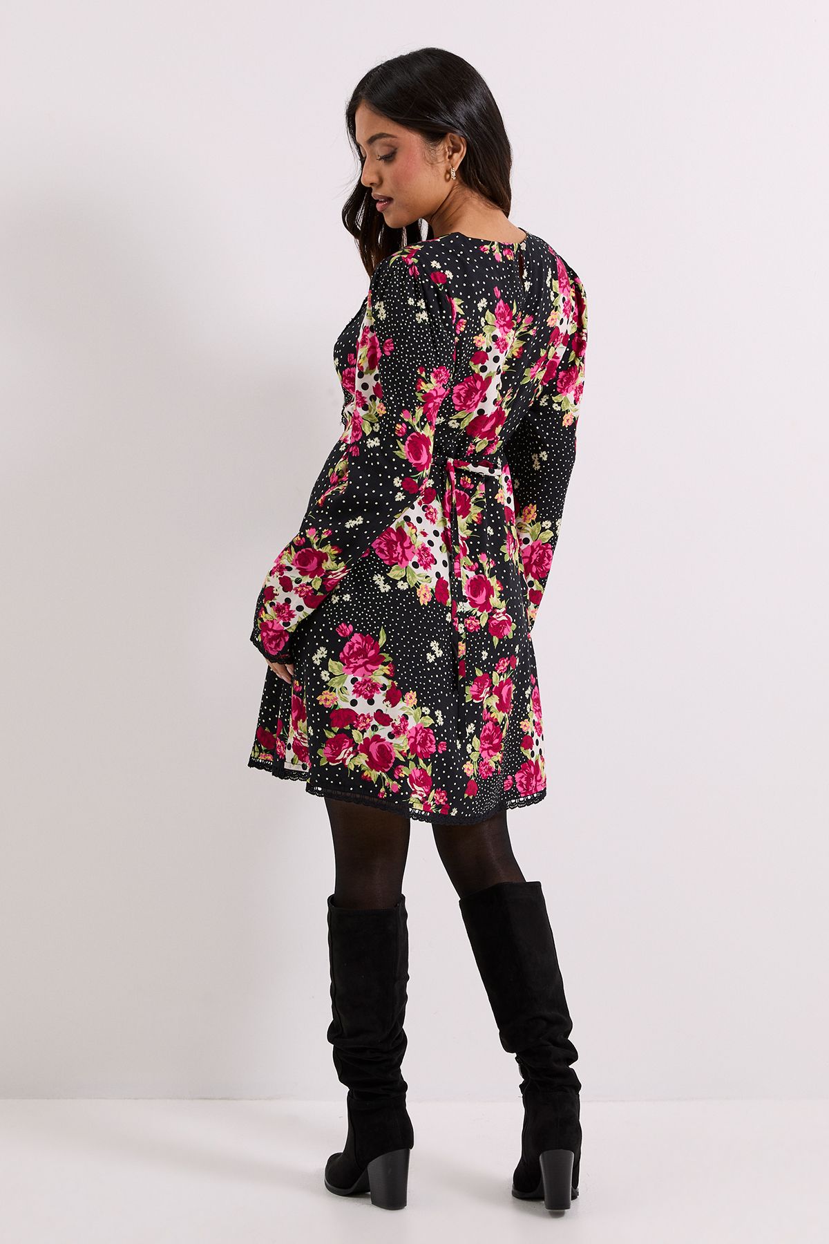 Dorothy Perkins Petite Patchwork Floral Lace Trim Detail Tie Back Printed Mini Dress Floral image 3