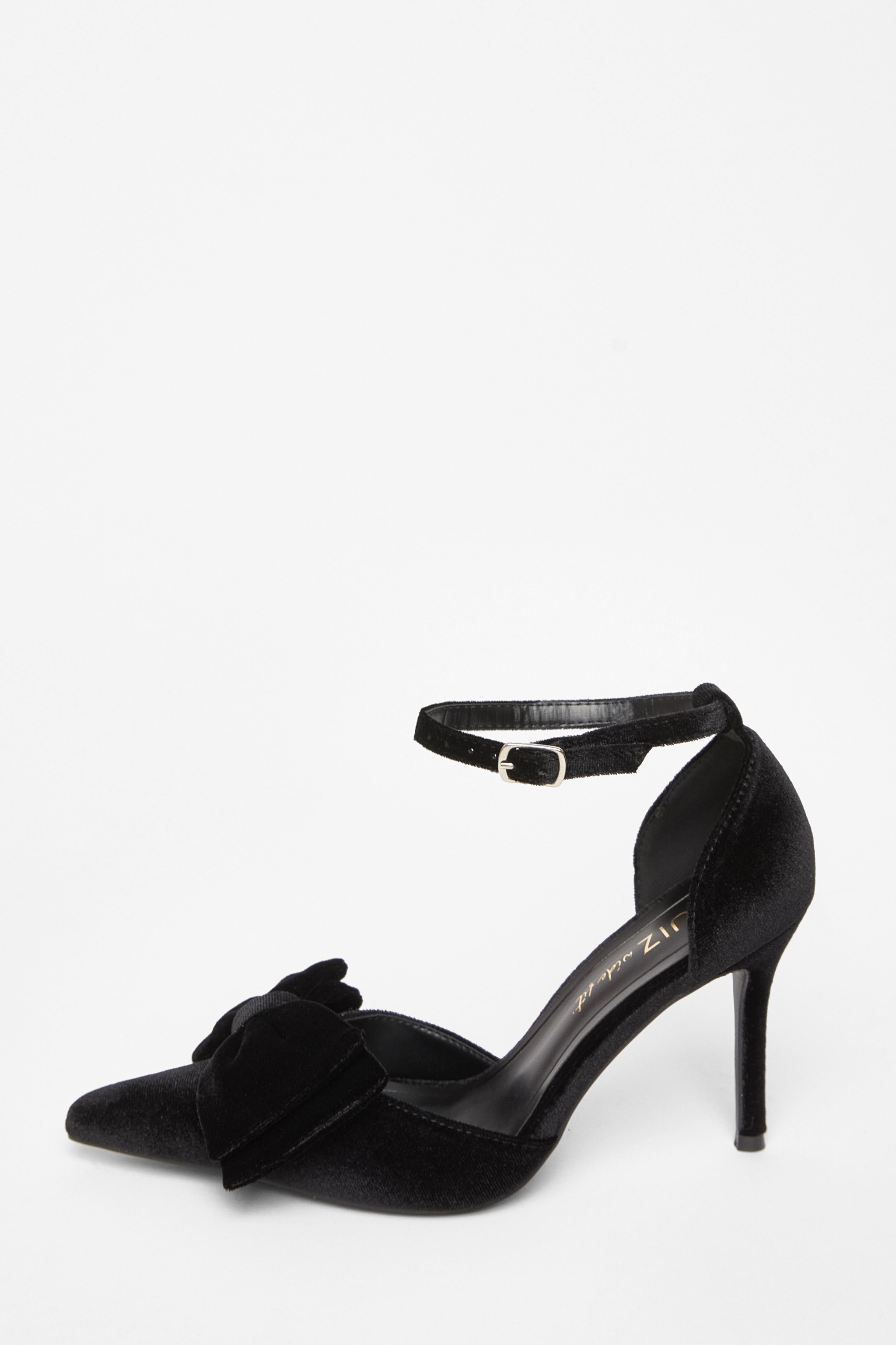 Quiz Black Wide Fit Velvet Bow Court Heels image 3