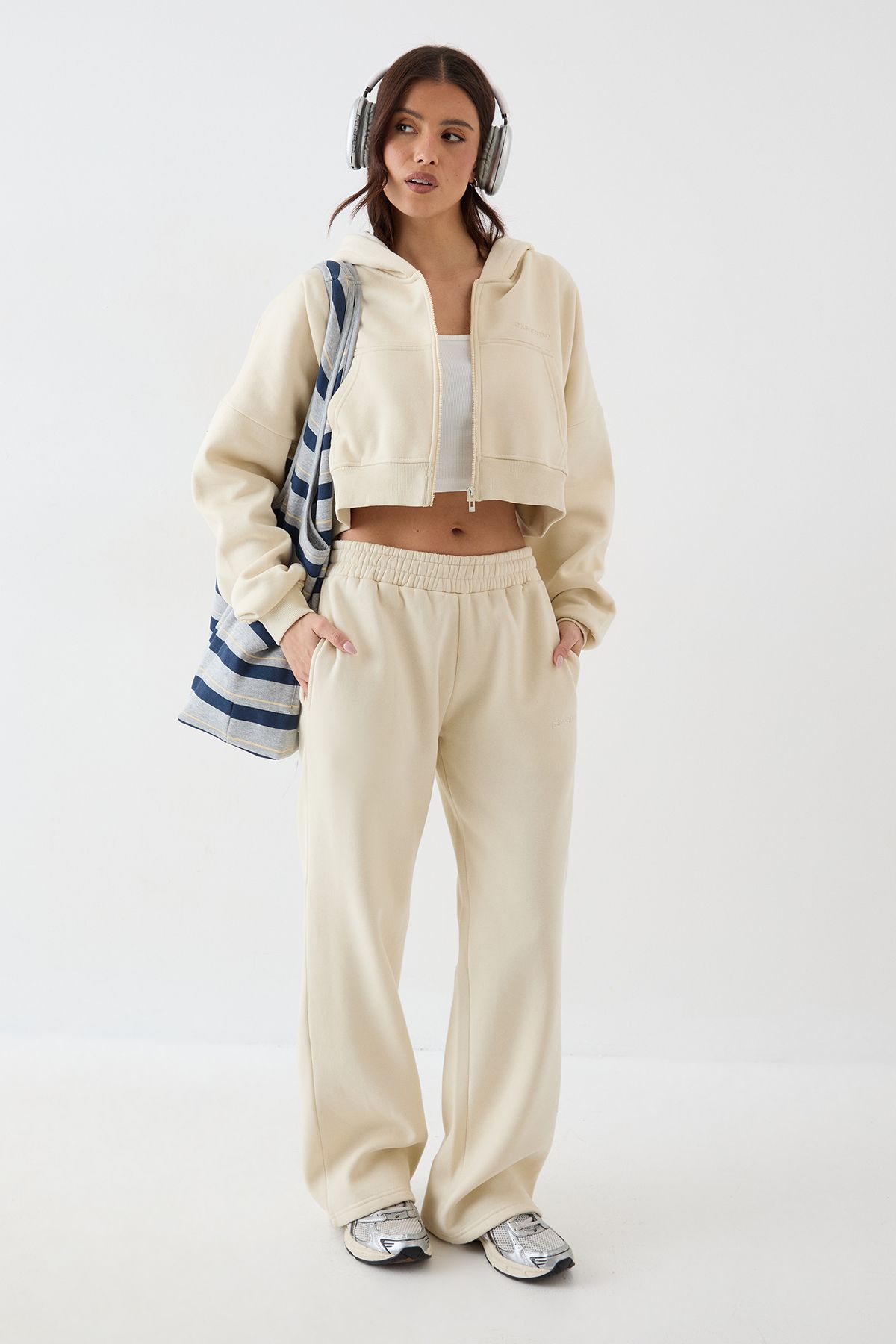 DSGN Studio DSGN Studio Boxy Crop Zip Through Hoodie Cream image 1