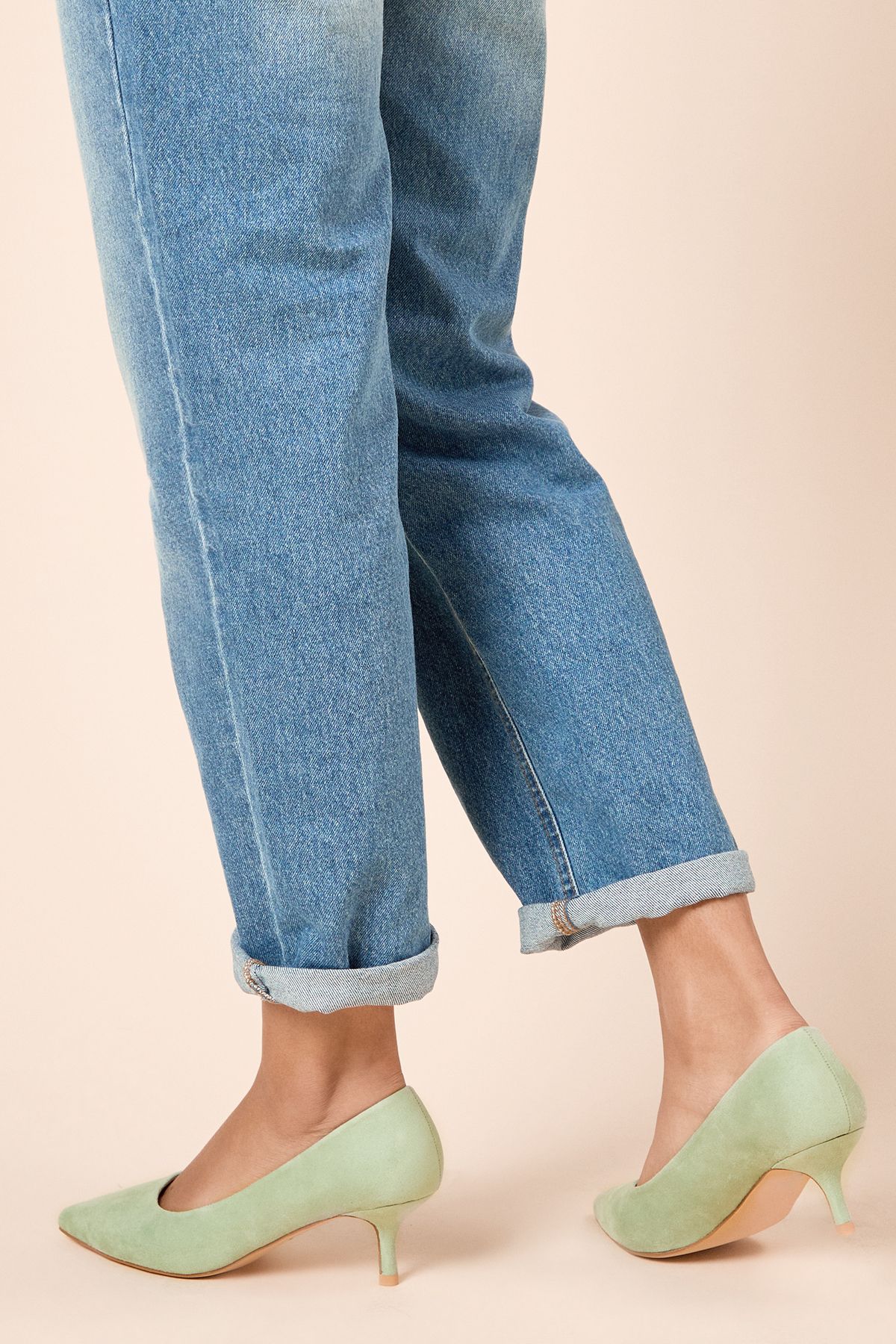 Dorothy Perkins Wide Fit Dove Kitten Heel Court Shoes Sage image 4