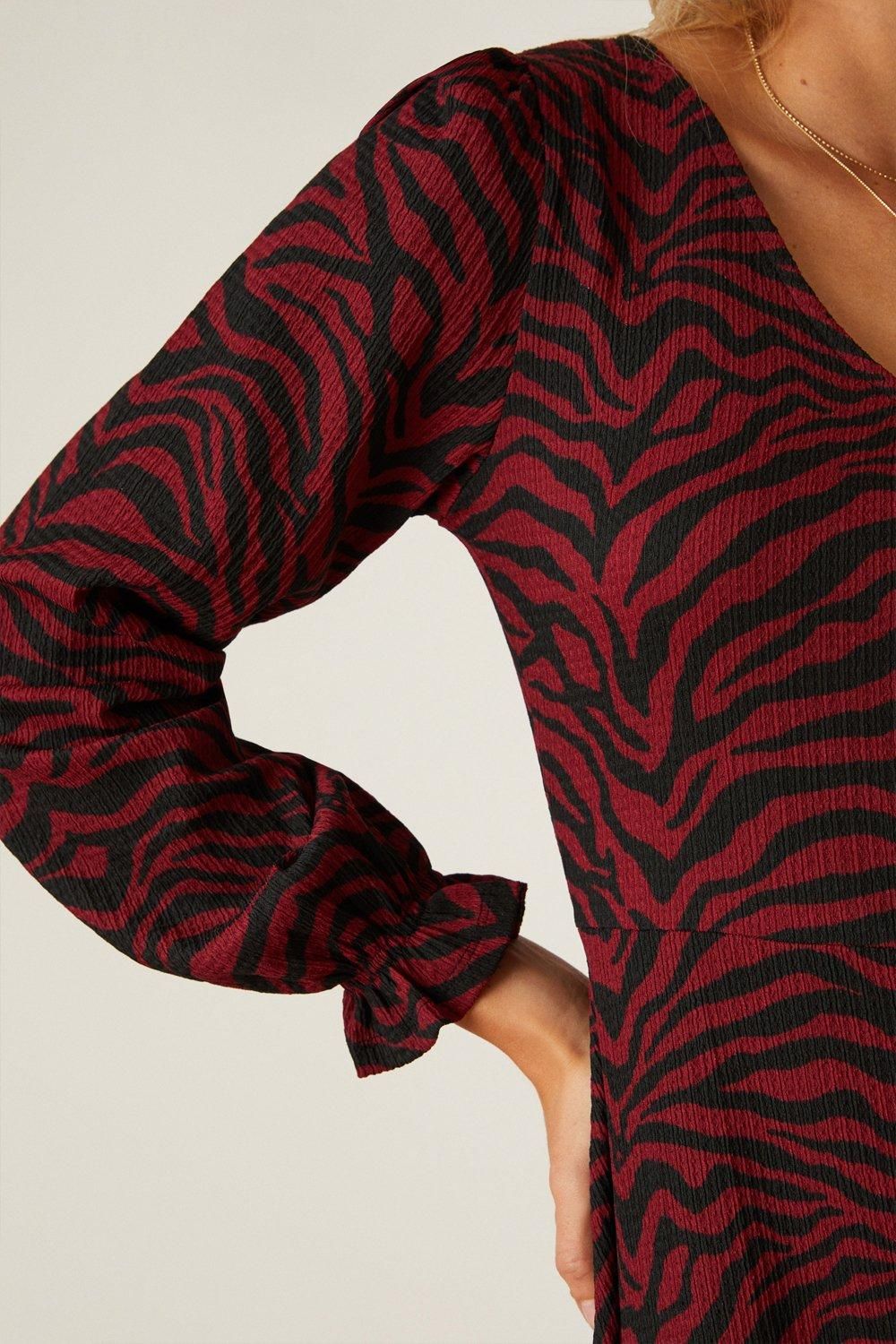Dorothy Perkins Berry Zebra V Neck Midi Dress Berry image 5