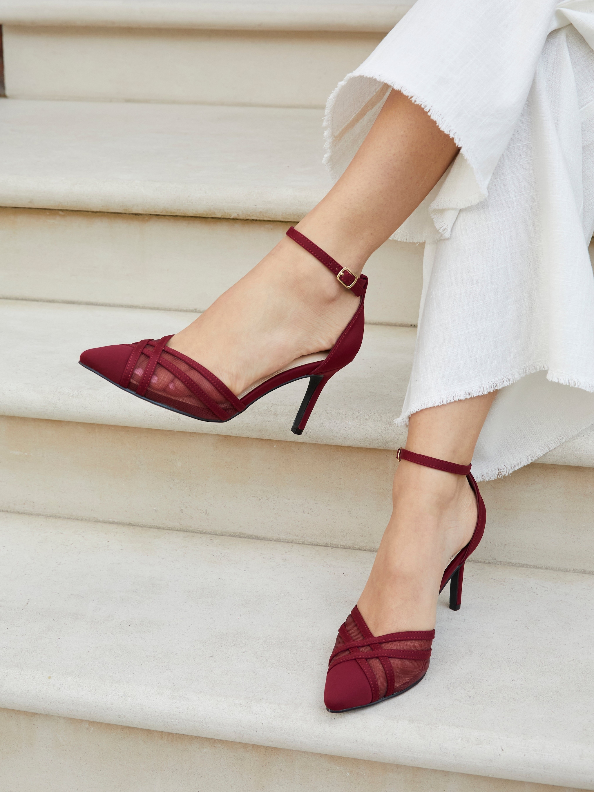 Linzi Siobhan Burgundy Mesh Closed Back Court Heel image 2