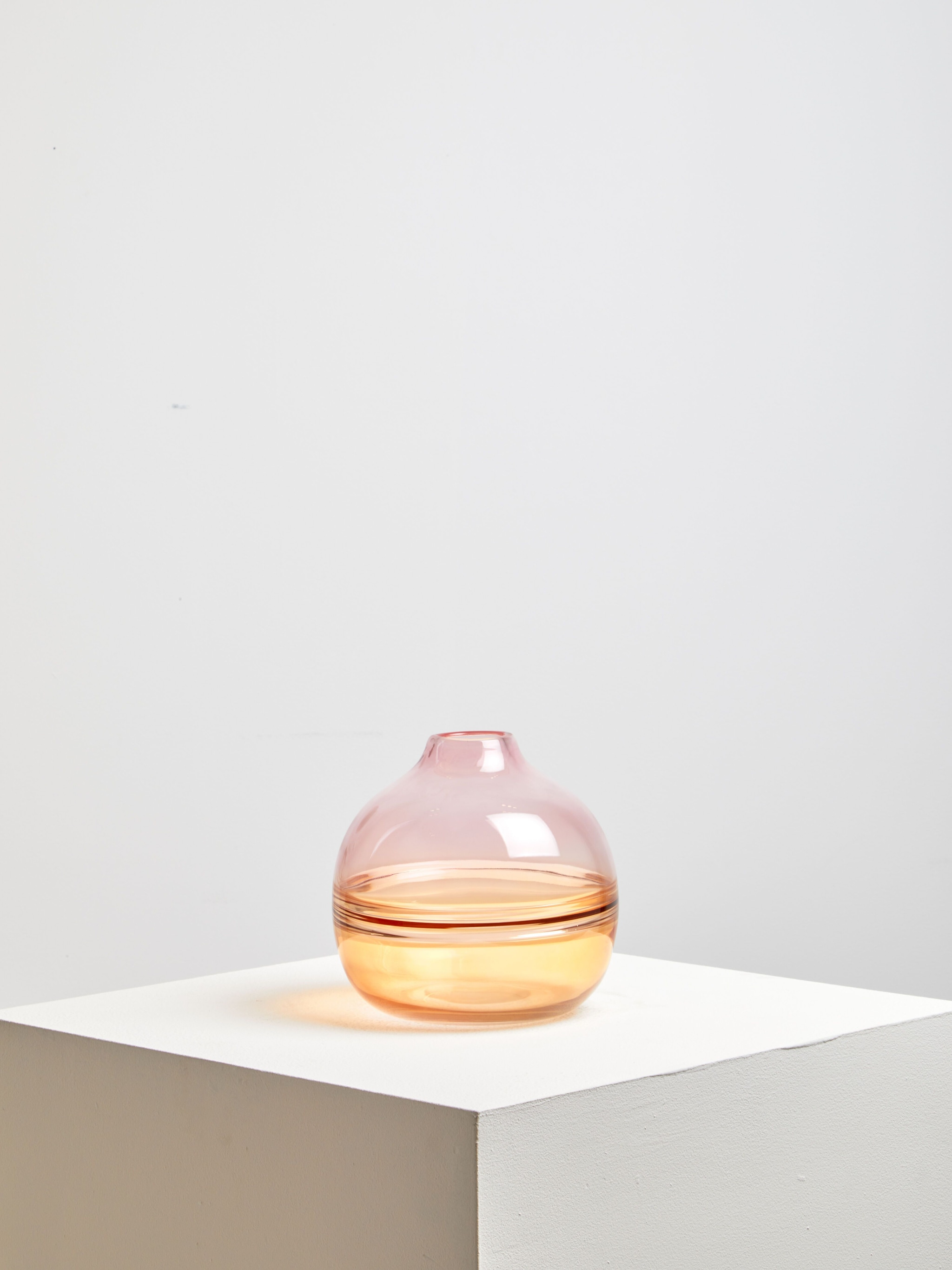 Orsina Decorative Small Vase, Unique Glass Flower Vase, Easy To Care Vase For Flowers, Versatile Pottery Vase image 4