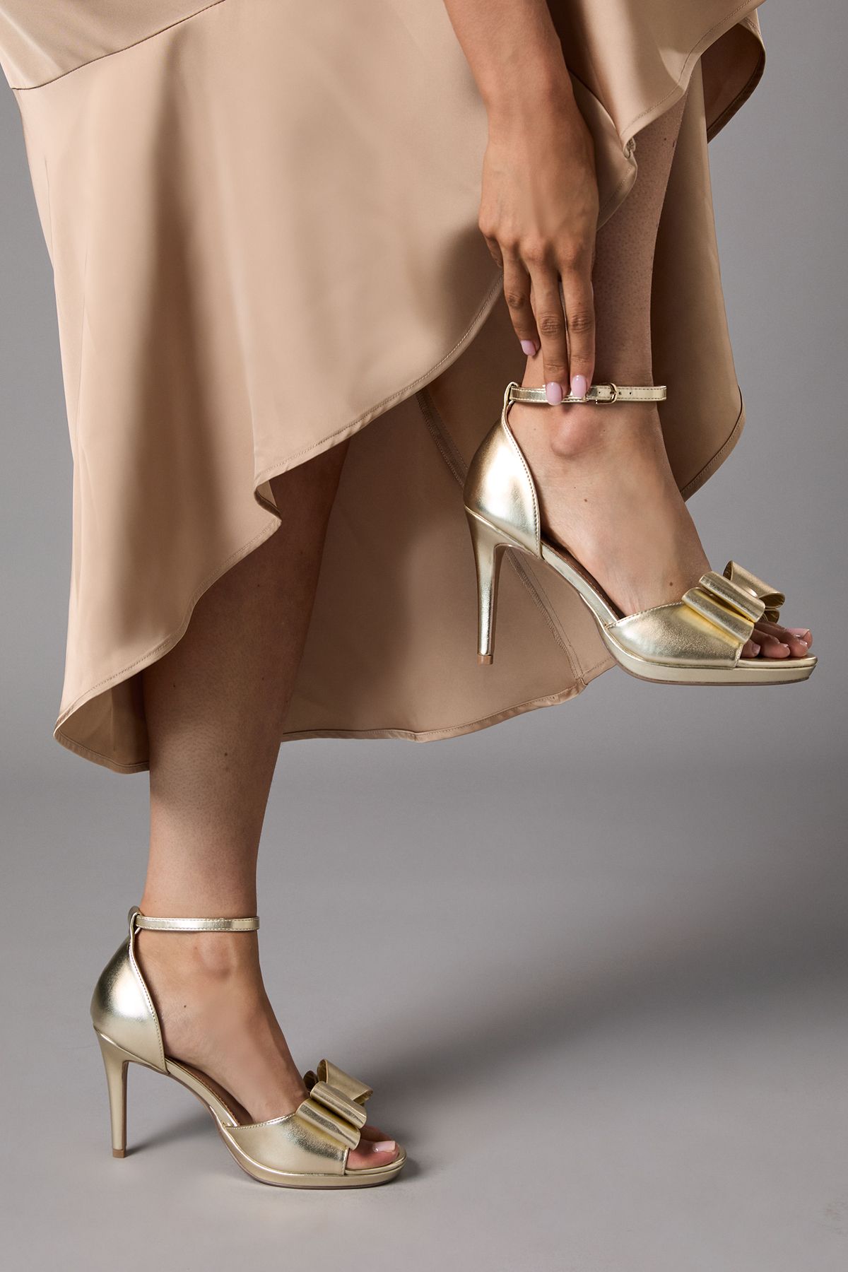 Coast Tala Faux Metallic Leather Structured Bow High Heel Platform Sandals Gold