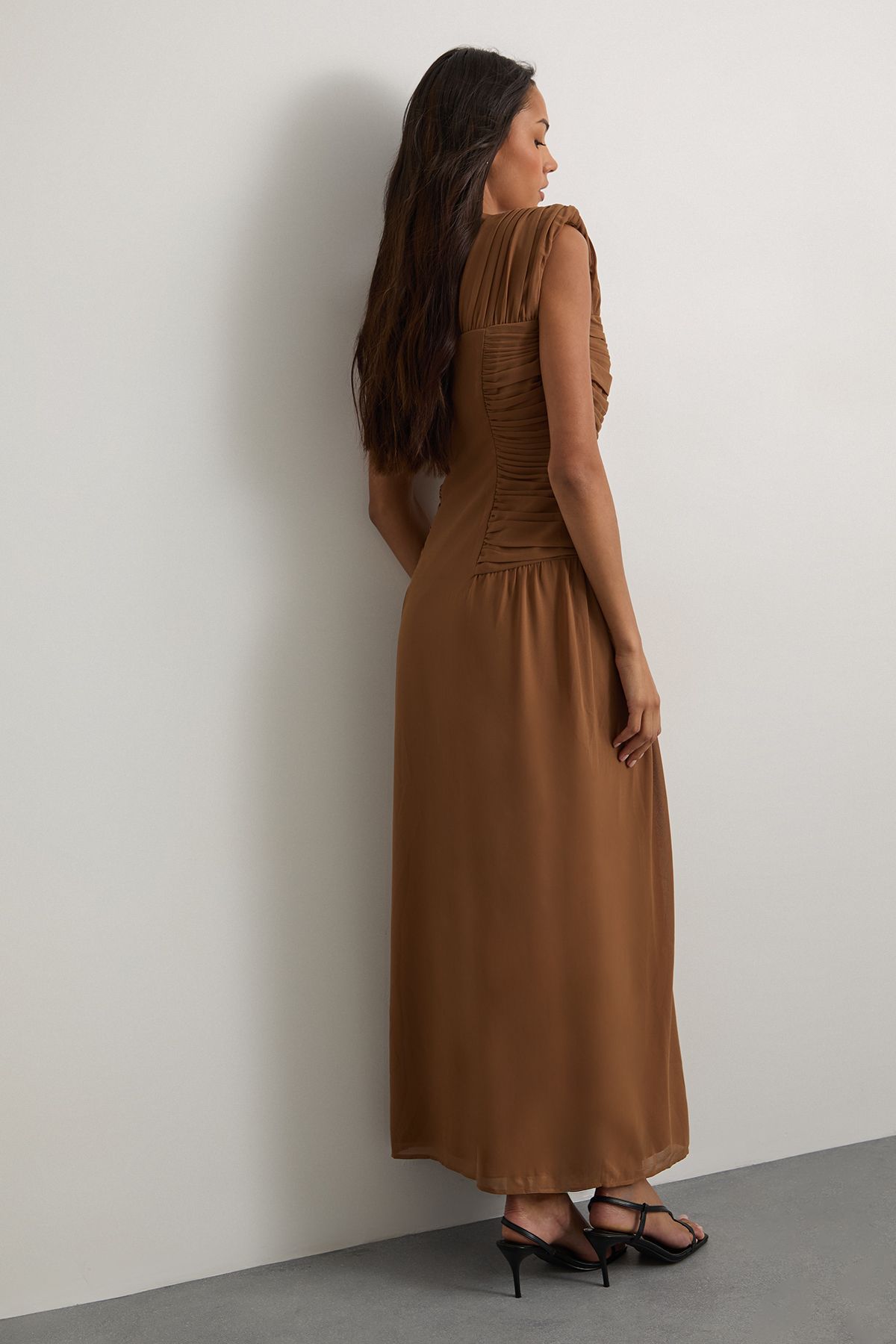 Warehouse Ruched Waist Sleeveless Shoulder Pad Detail Maxi Dress Mocha image 3