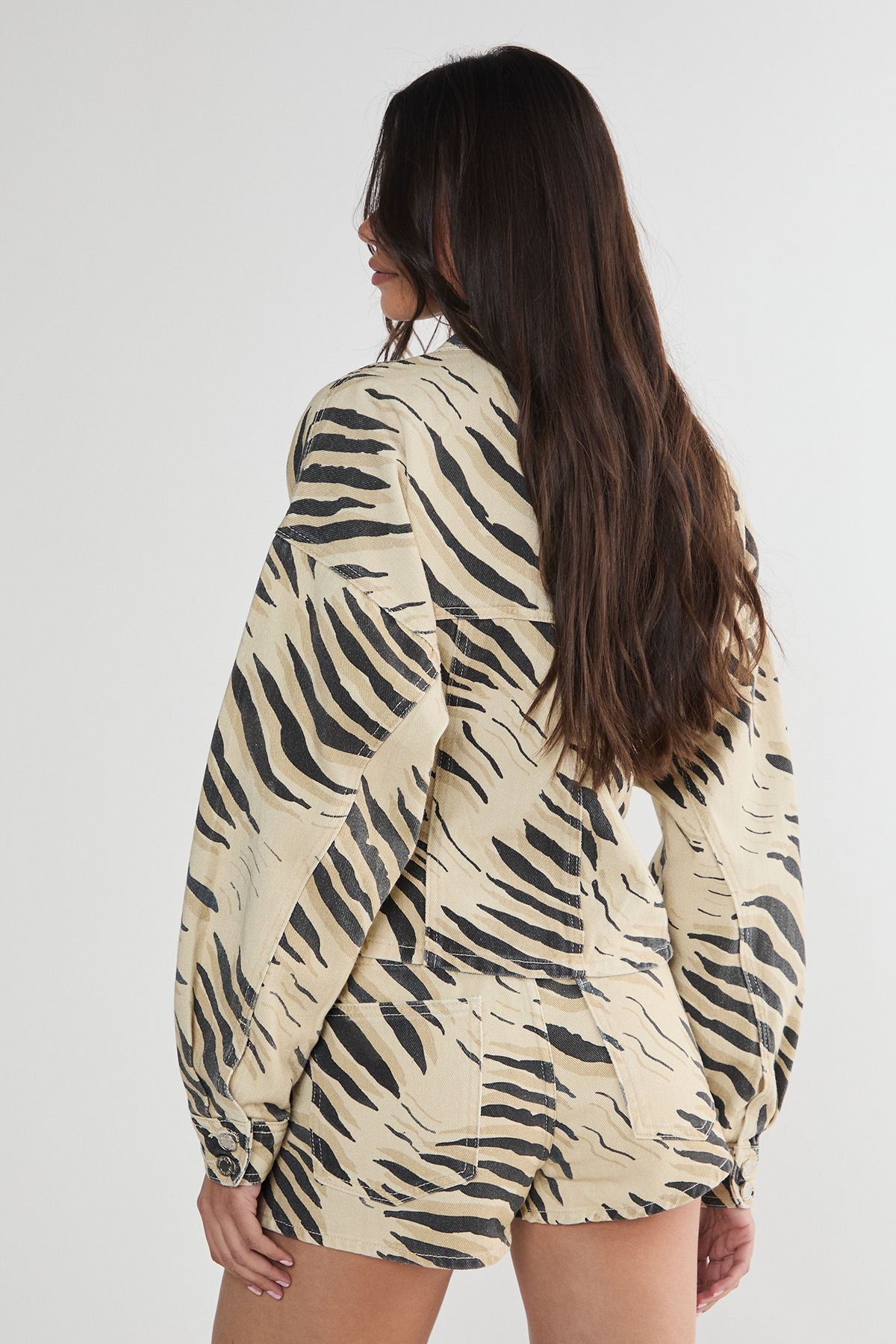 NastyGal (AZ) Tiger Print Denim Hotpant Short Butter image 4