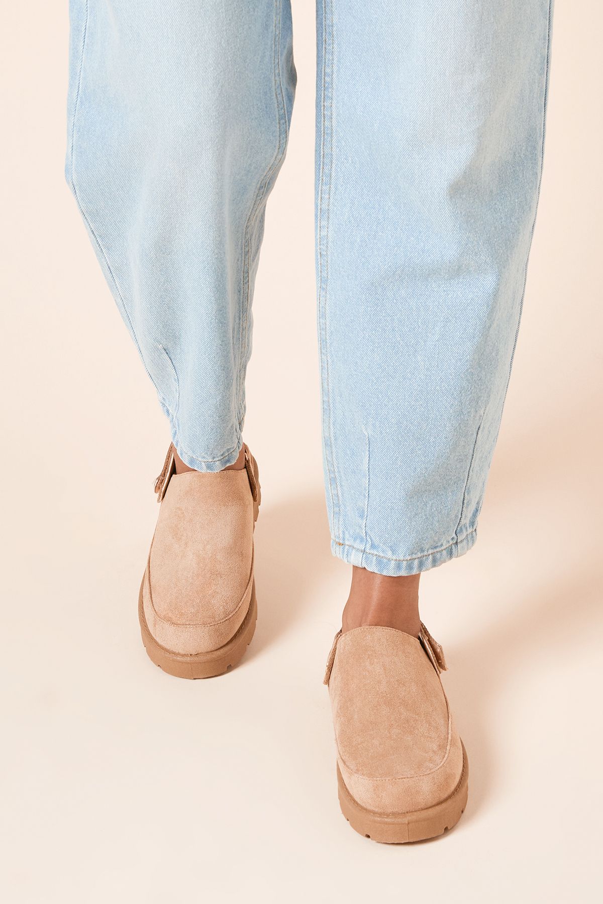 Dorothy Perkins Zinnia Faux Suede & Sheepskin Slingback Closed Toe Cosy Mules Beige image 3