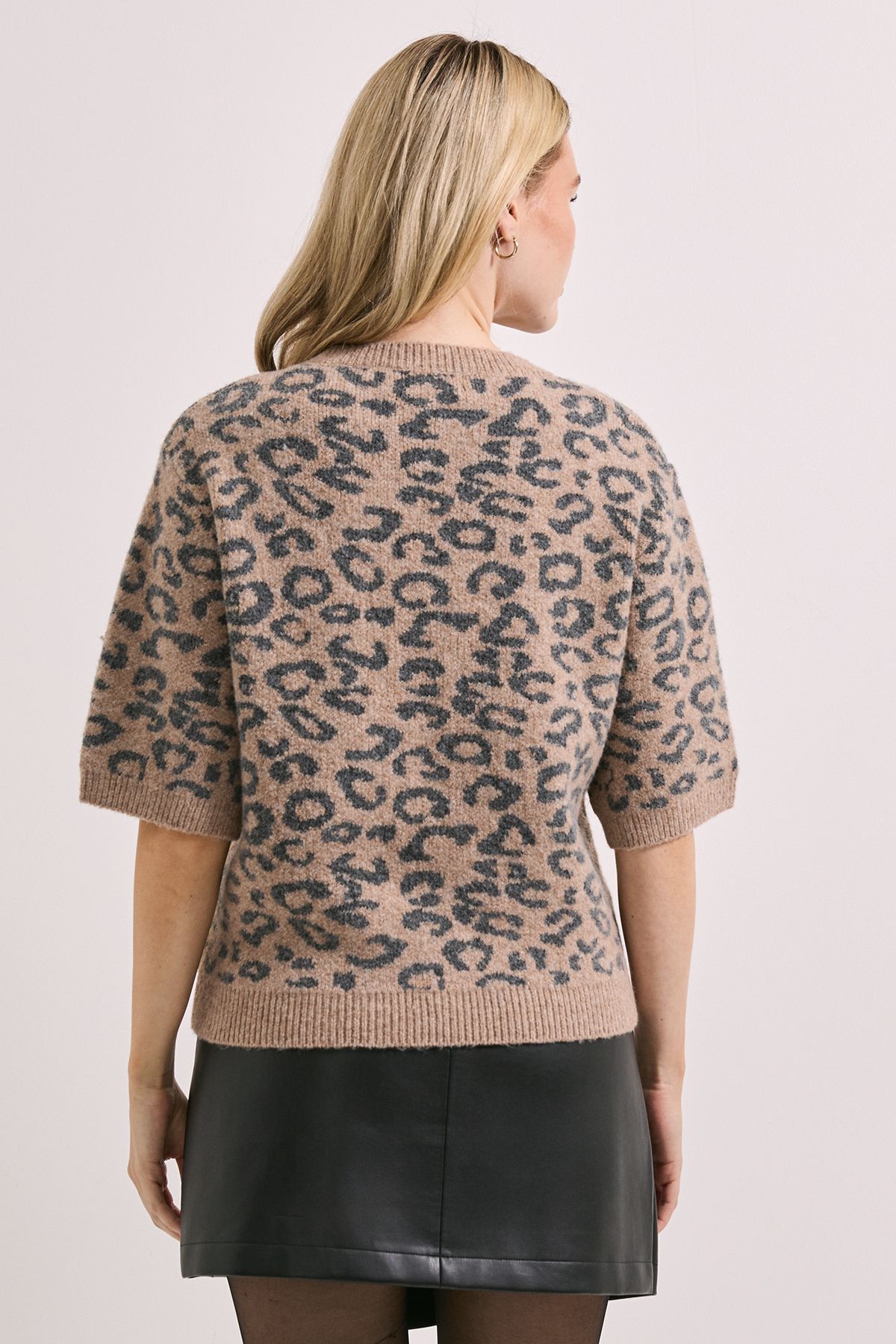 Dorothy Perkins Leopard Animal Camel Short Sleeve Jumper Camel image 3