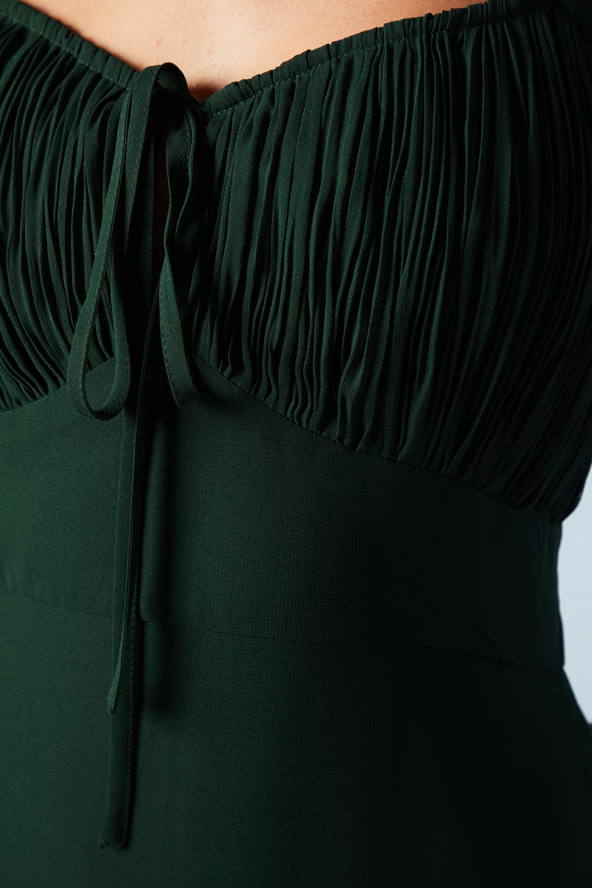 Oasis Ruched Bodice Puff Sleeve Chiffon Maxi Bridesmaid Dress Emerald image 5