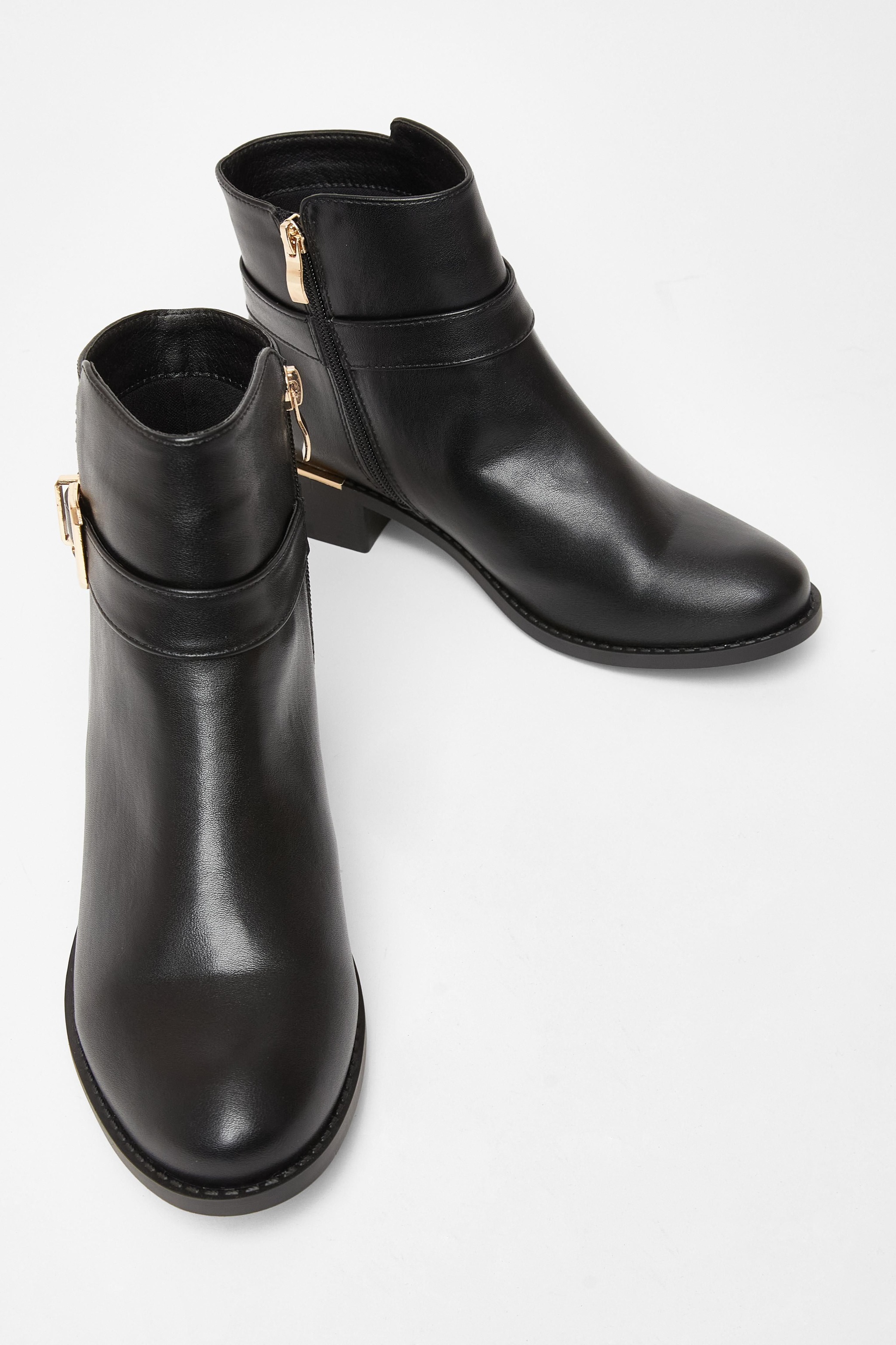 Quiz Black Wide Fit Buckle Chelsea Boots image 2