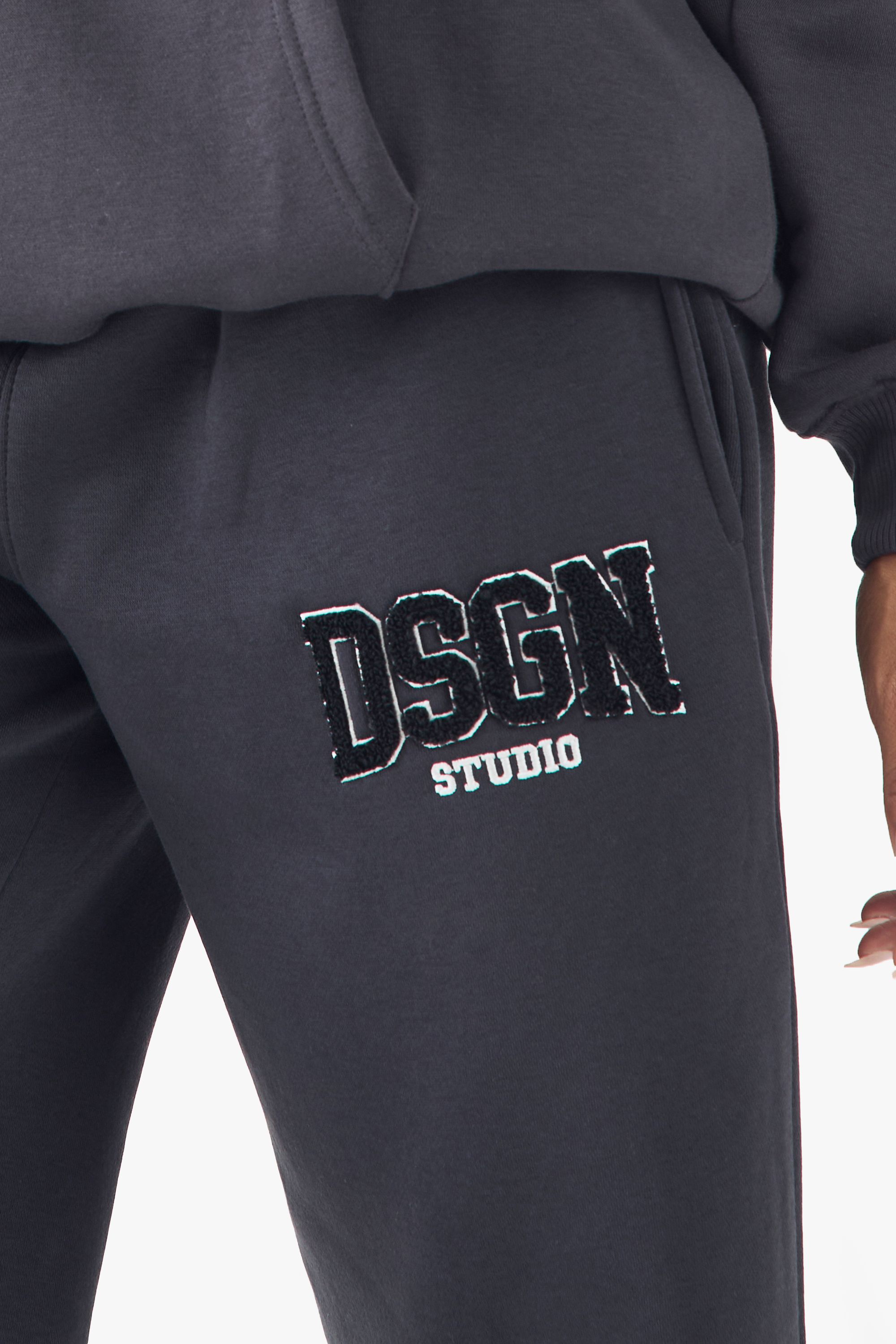 DSGN Studio DSGN Studio Towelling Applique Straight Leg Jogger Charcoal image 4