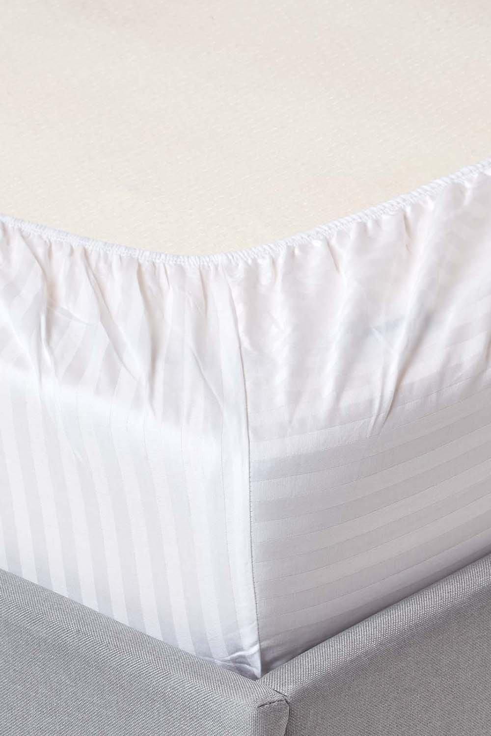 Homescapes Cotton Stripe Fitted Cot Sheets 330 Thread Count, 2 Pack image 4
