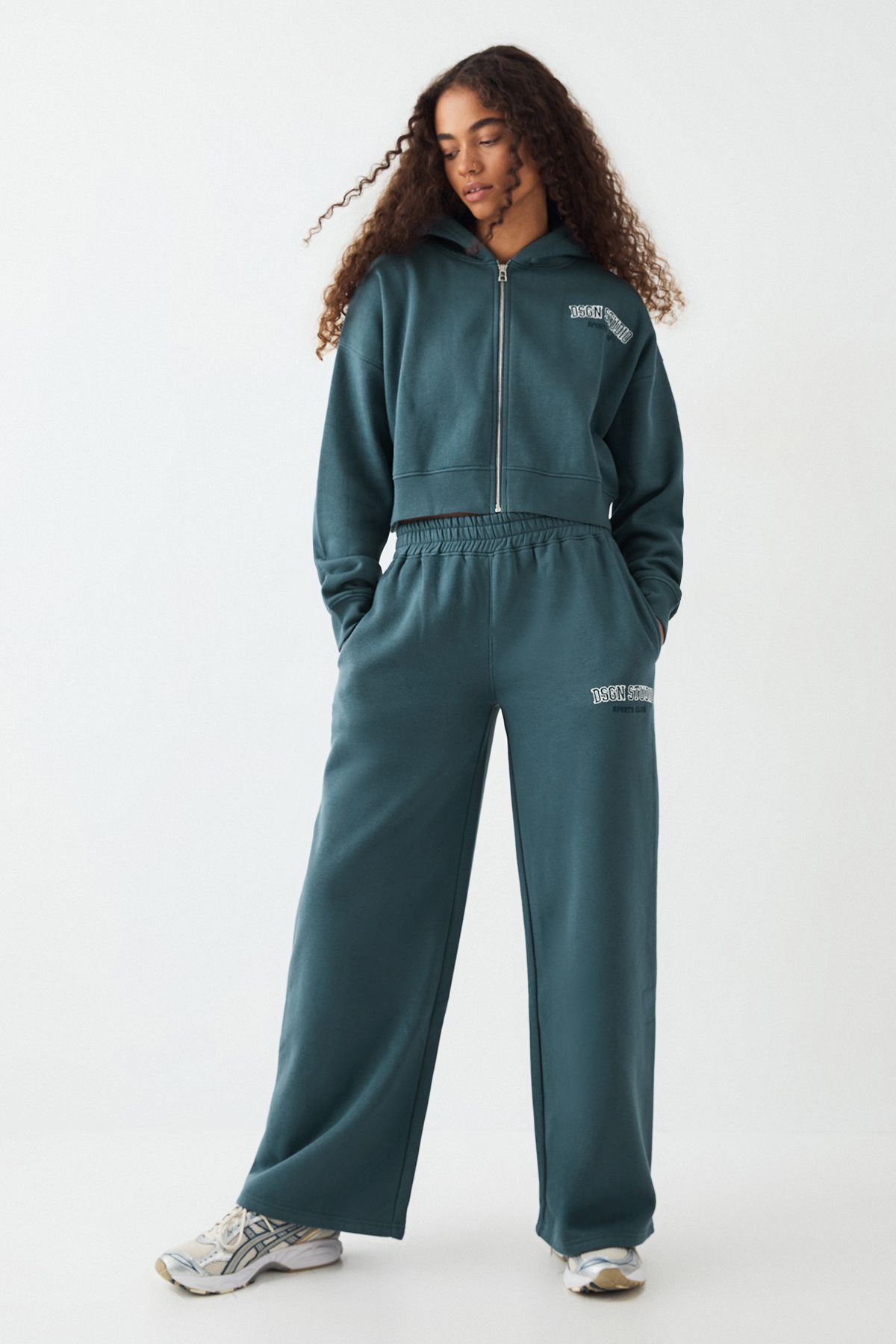 DSGN Studio DSGN Studio Boxy Crop Zip Through Hoodie Teal image 3