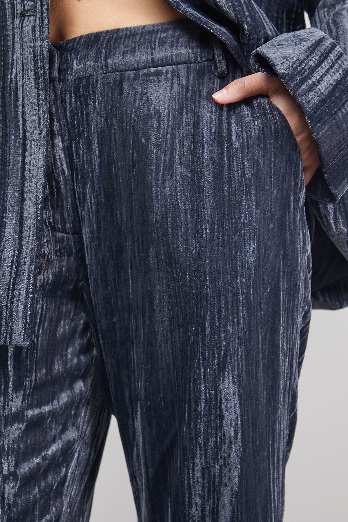 Warehouse Crushed Velvet Kick Flare Trousers Co-ord Dark Grey image 4