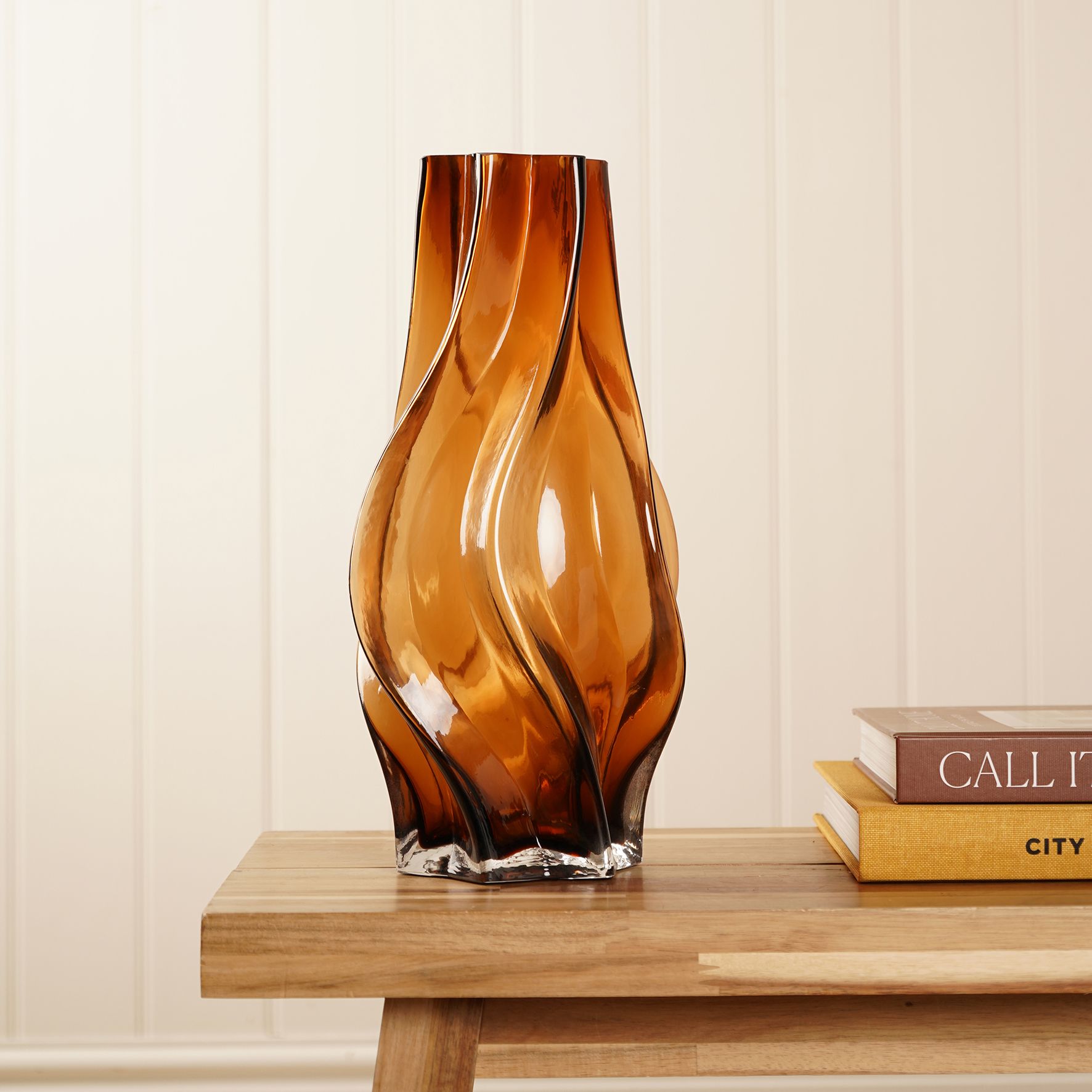 Hestia Swirl Vase image 1