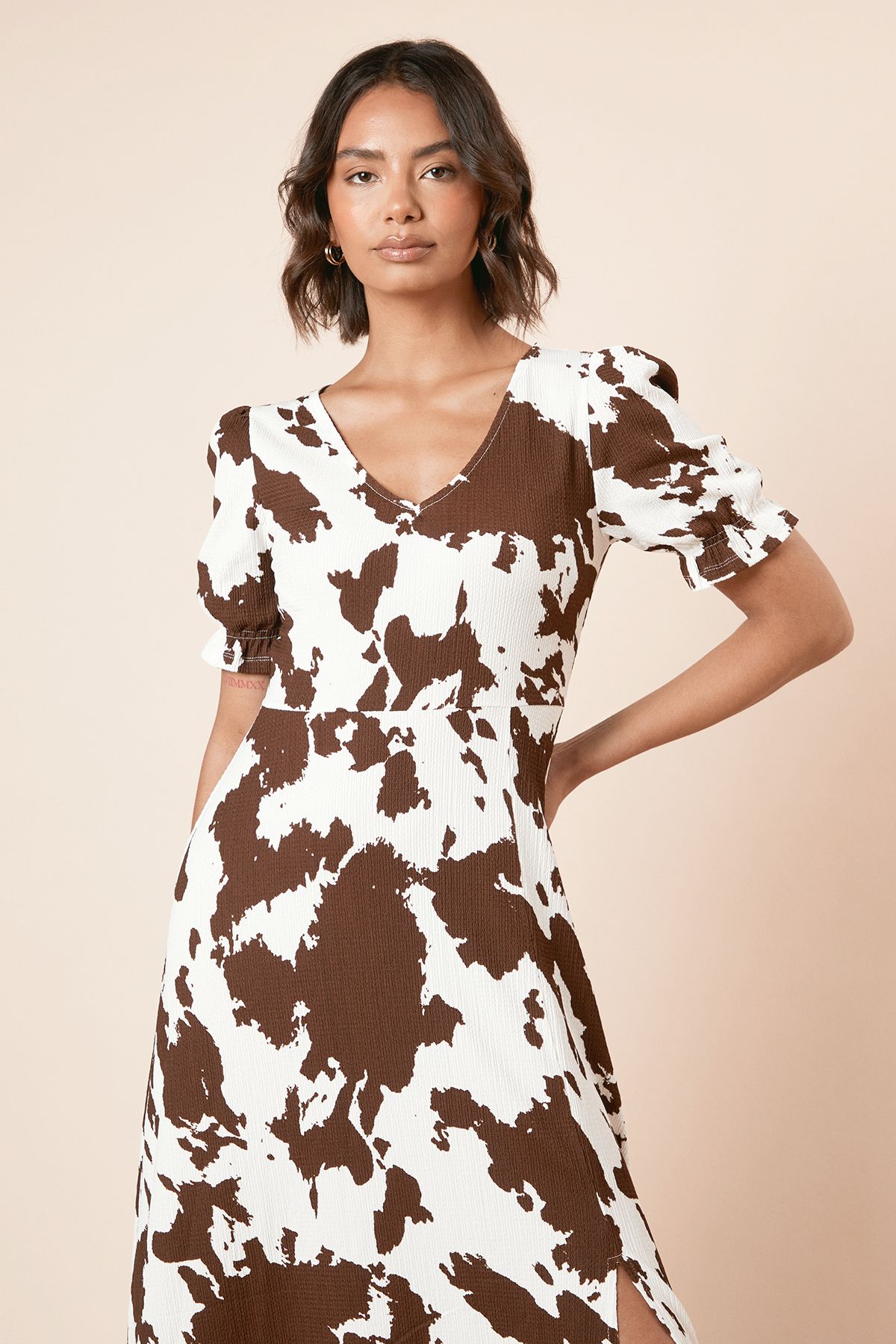 Dorothy Perkins Cow Print Short Sleeve Midi Jersey Dress Beige image 3