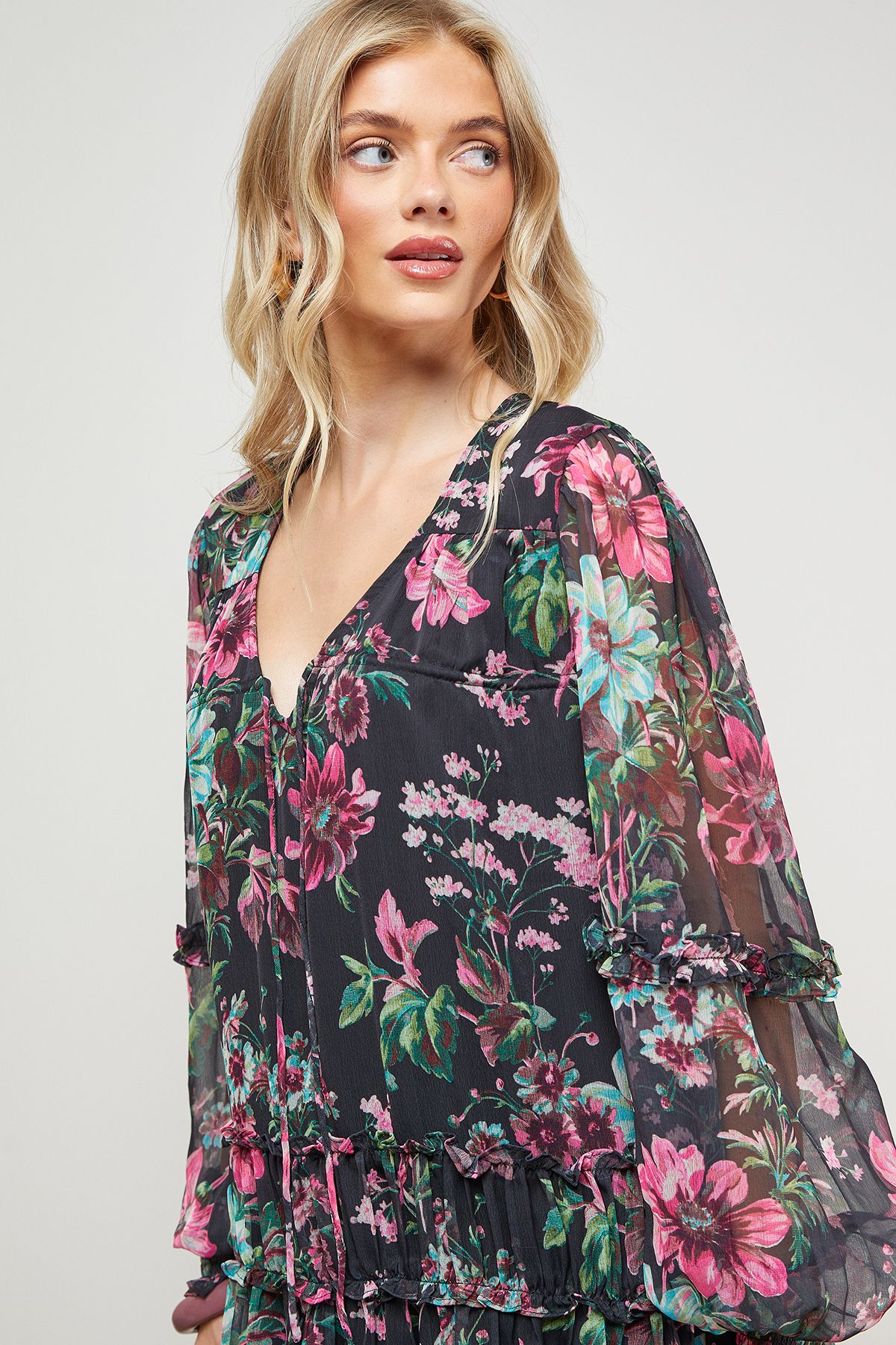 Oasis Printed Chiffon Shirred Front Tie Neck Mini Dress Black image 3