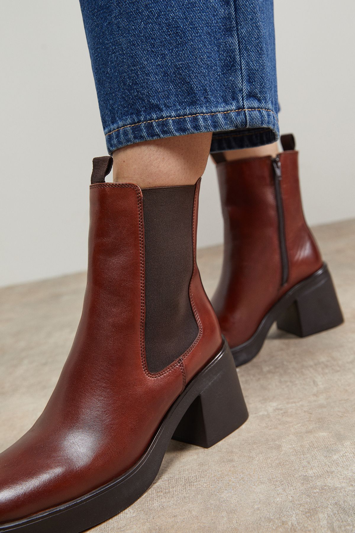 Oasis Barbara Real Leather Chunky High Heeled Chelsea Boots Tan image 4