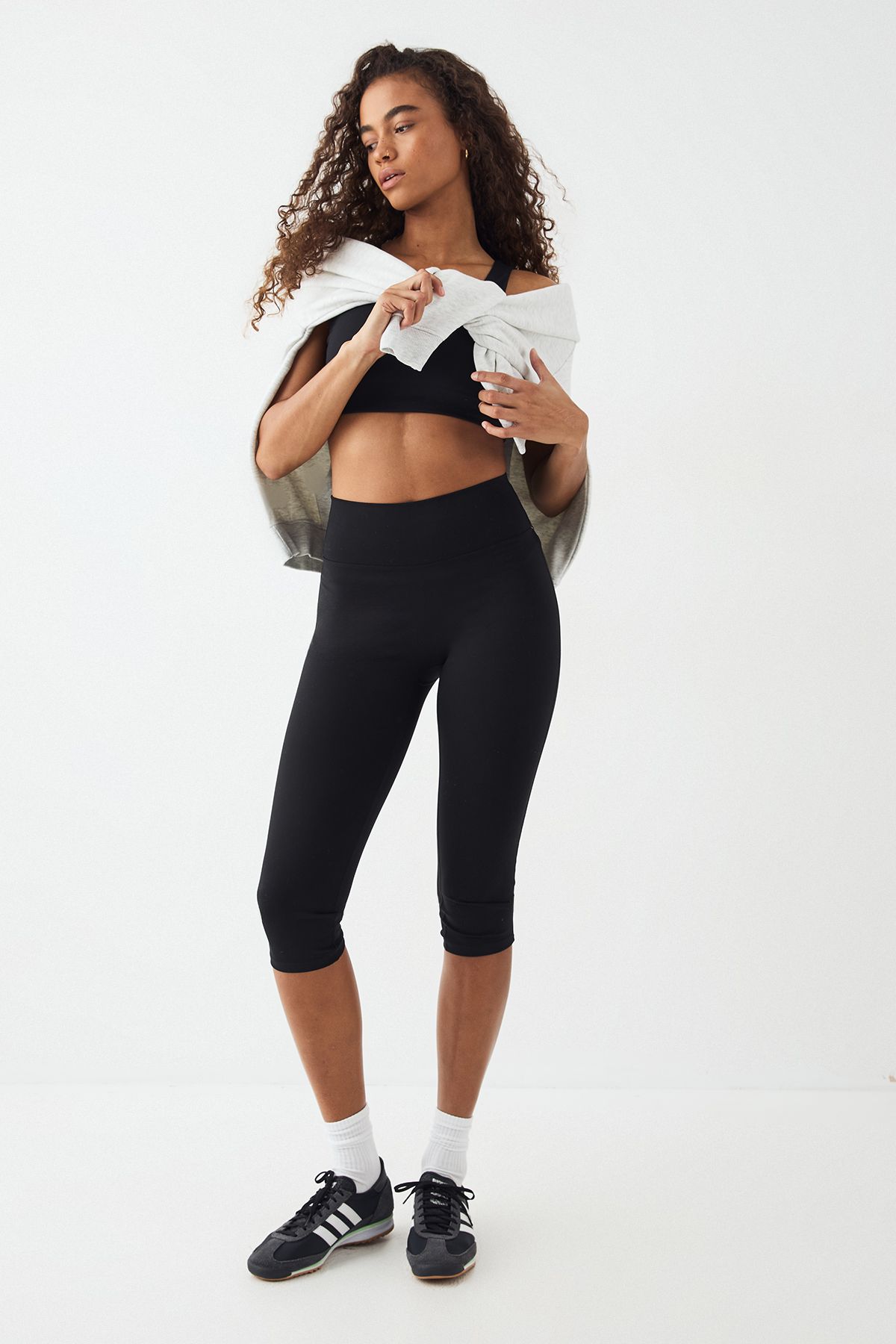 DSGN Studio DSGN Studio Ultra Sculpt Capri Legging Black image 3