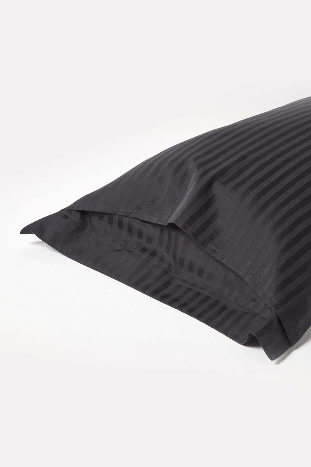 Homescapes Egyptian Cotton Ultrasoft King Size Oxford Pillowcase 330 TC image 3