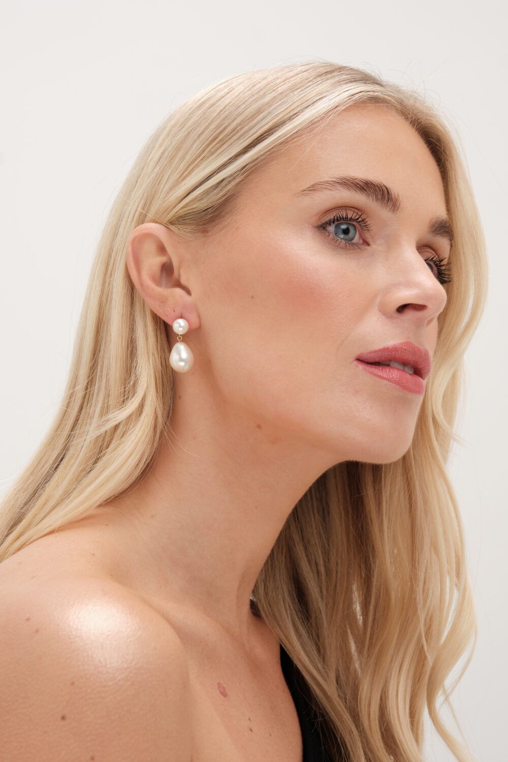 Jon Richard Gold Plated Pearl Peardrop Earrings image 3