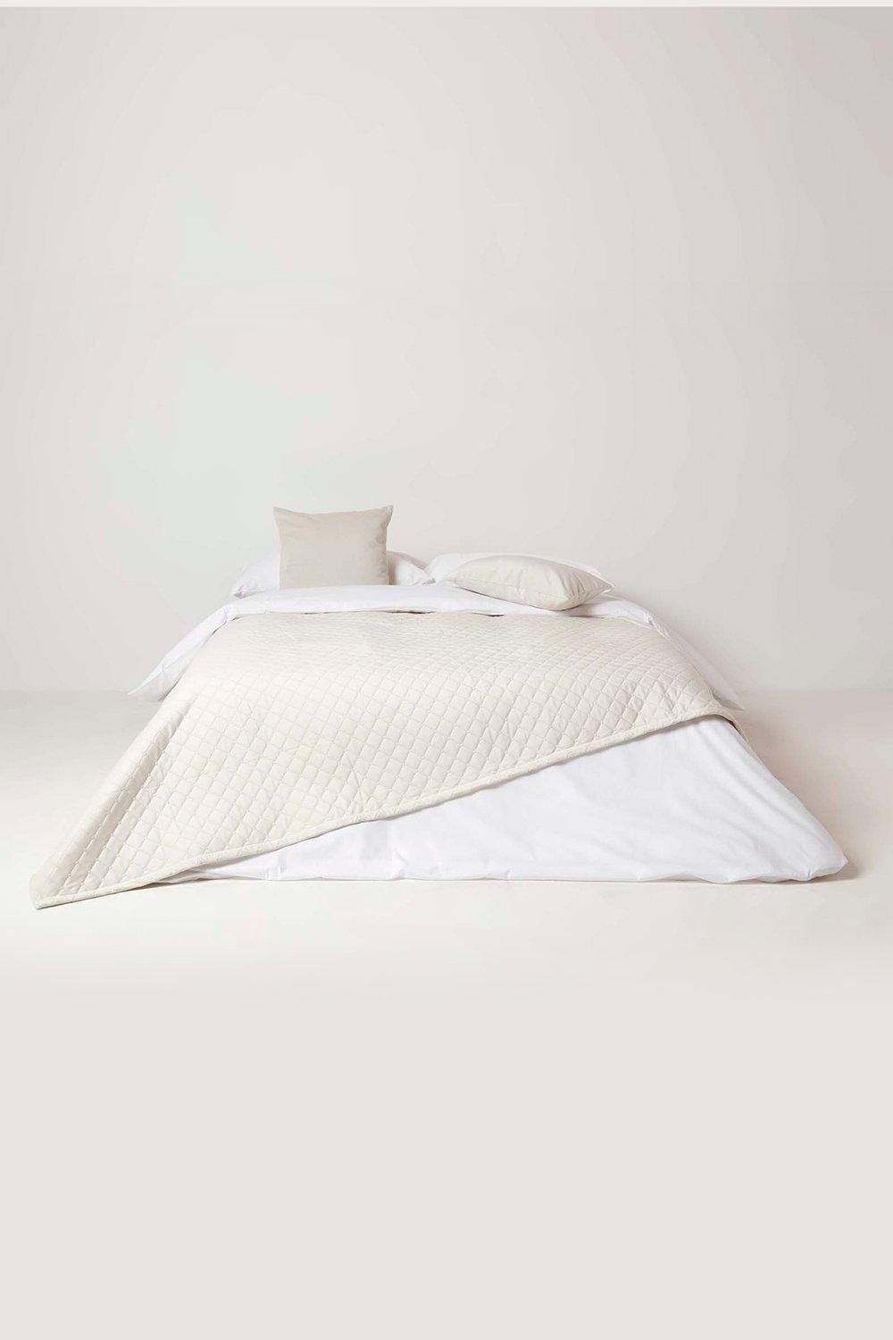 Homescapes Diamond Quilted Velvet Throw image 3